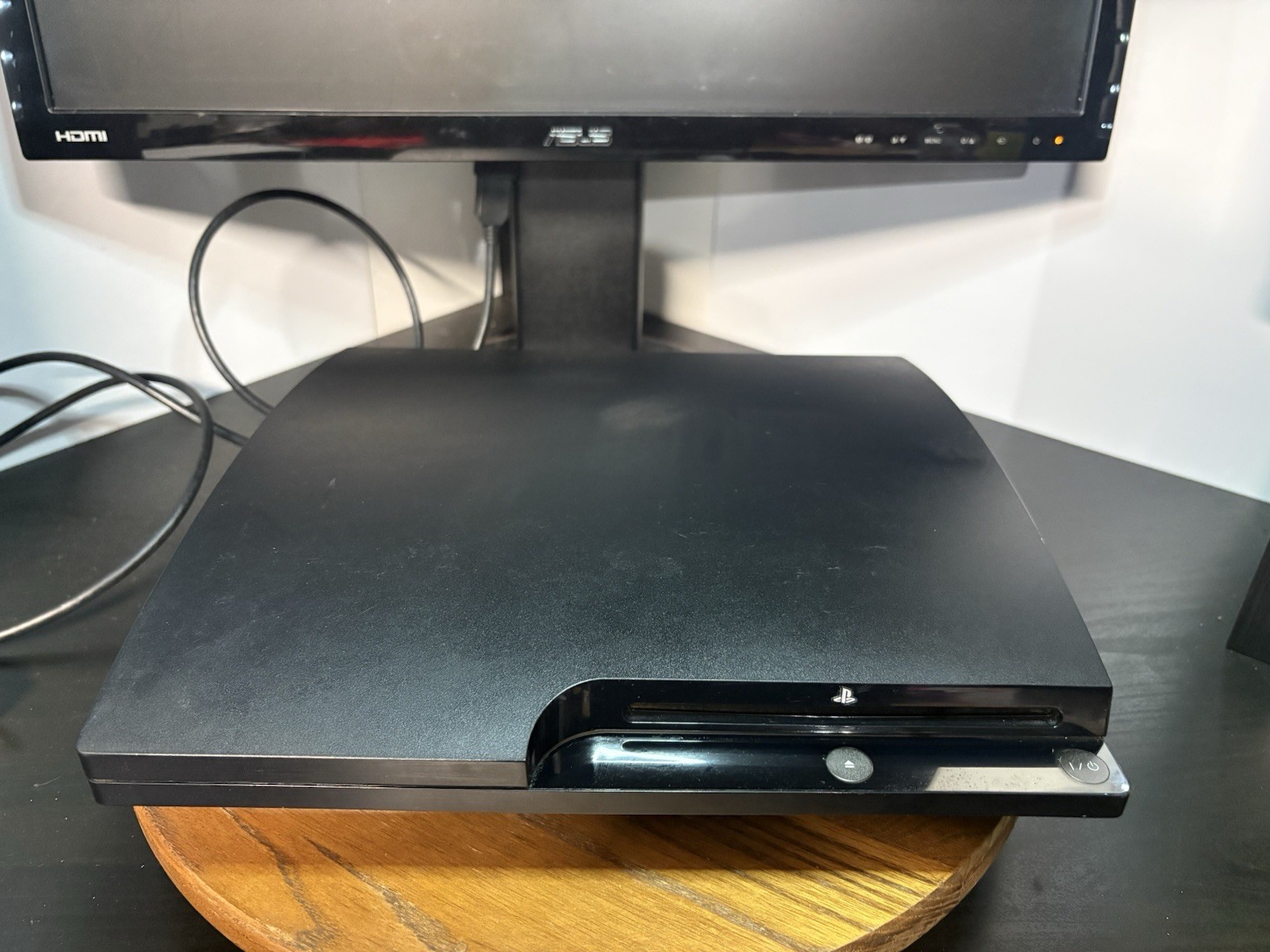 PlayStation 3 (PS3) Slim 120GB (AS IS/ FOR PARTS OR REPAIR) Freezes Up (No Cords