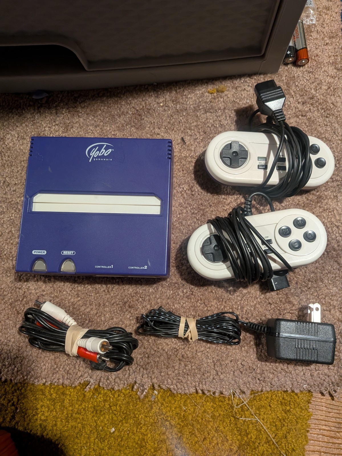 Yobo FC Console Nintendo w Controllers & Cables Untested