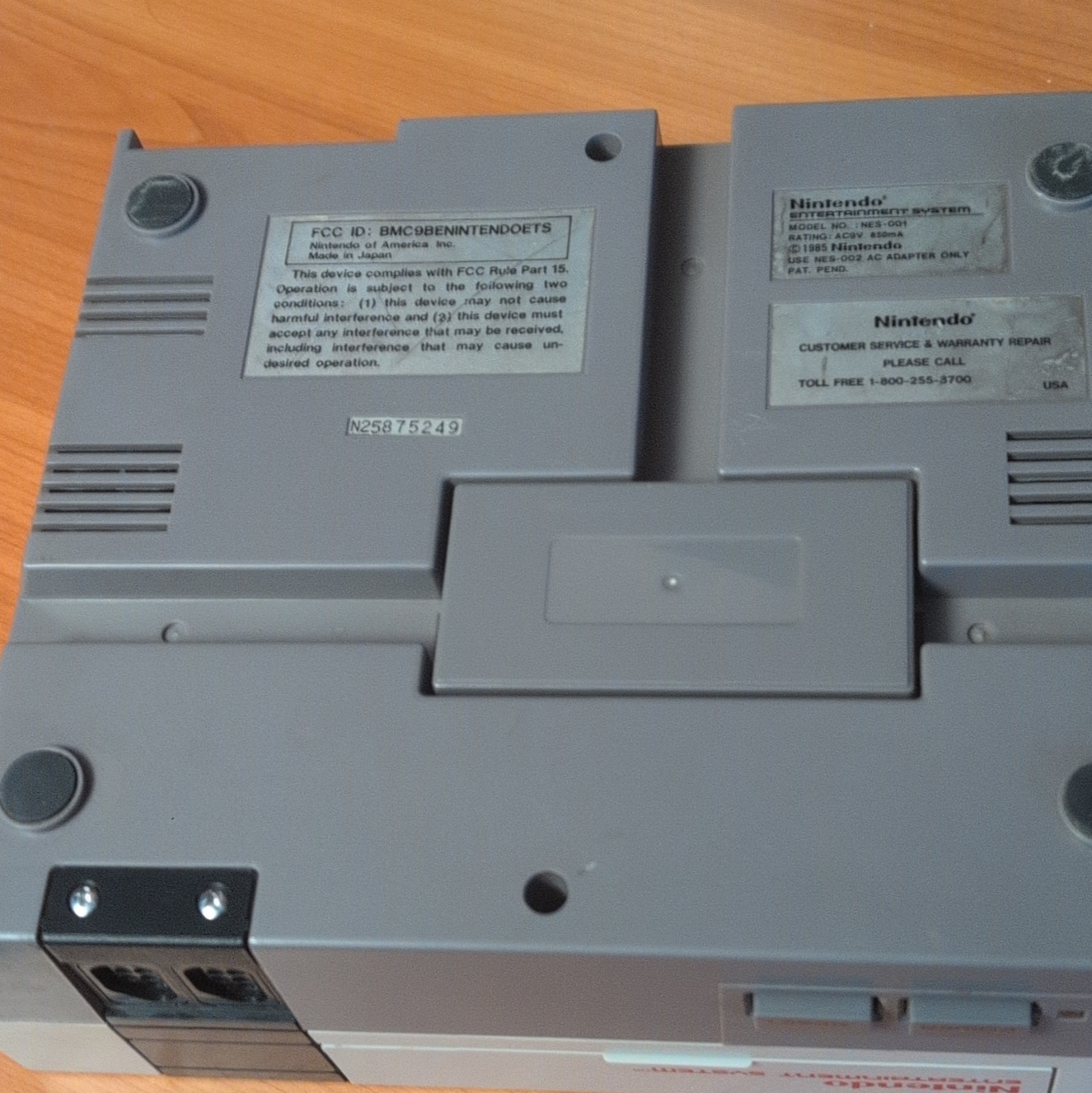 Nintendo NES-001 Home Console Gray w/ Wired Nintendo Controller Proprietary