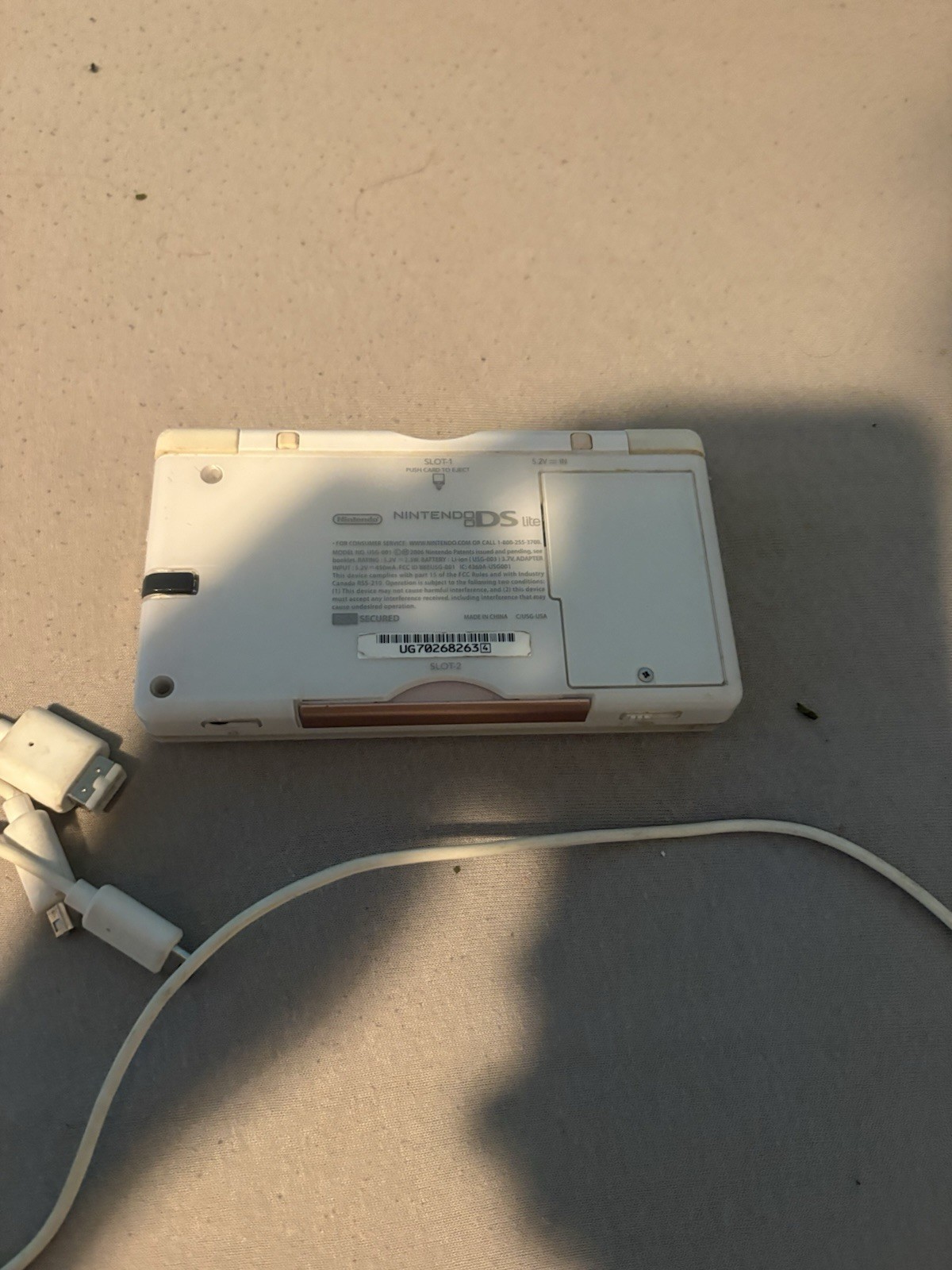 Nintendo DS Handheld System White with Purple Pen and Charger