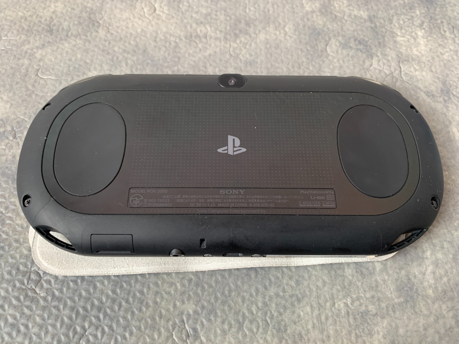 SONY PlayStation PS Vita PCH-2000 ZA11 Black Wi-Fi model Japan Exc