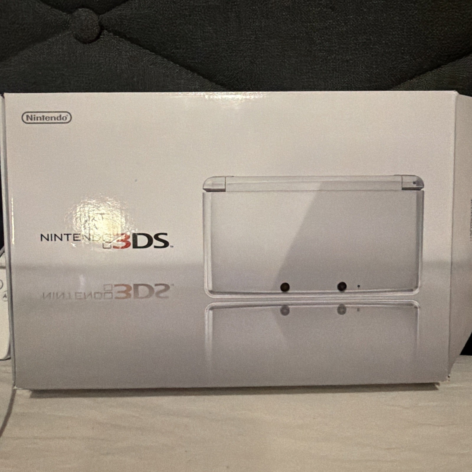 Nintendo 3DS Launch Edition Ice White NTSC-J in box , bad top screen, READ