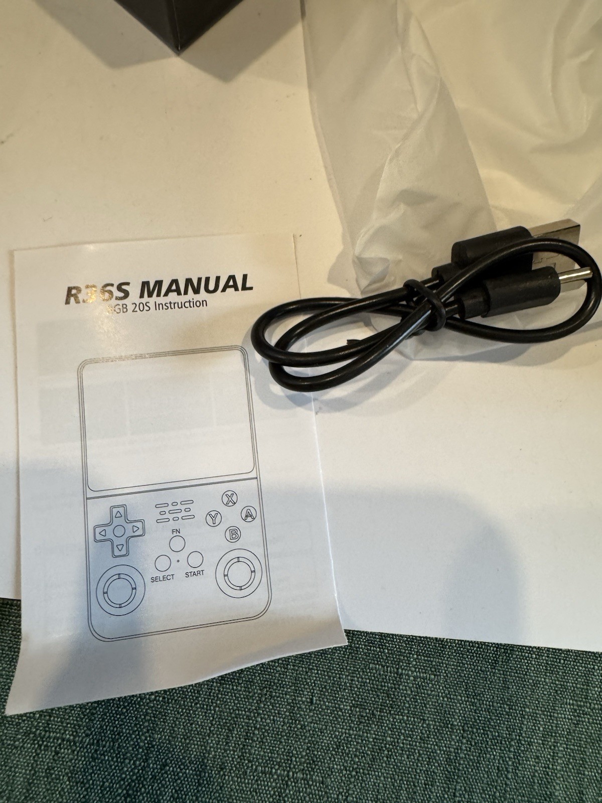 R36S Open Source Handheld Game Console, 3.5″ IPS Screen, 640×480, Orange