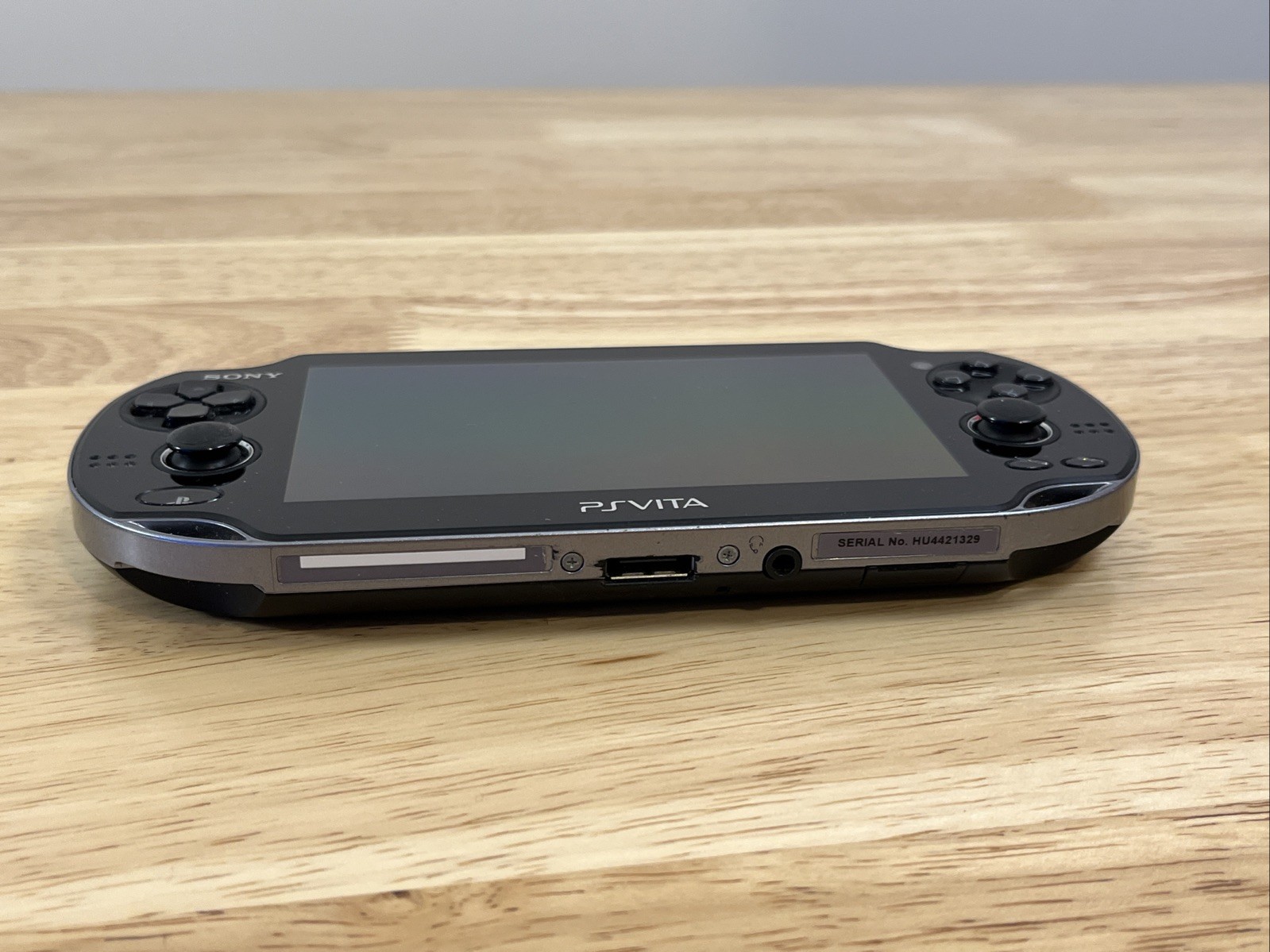 PlayStation Vita PCH-1101 OLED Complete in Box 64GB Card Cradle Case AC Charger