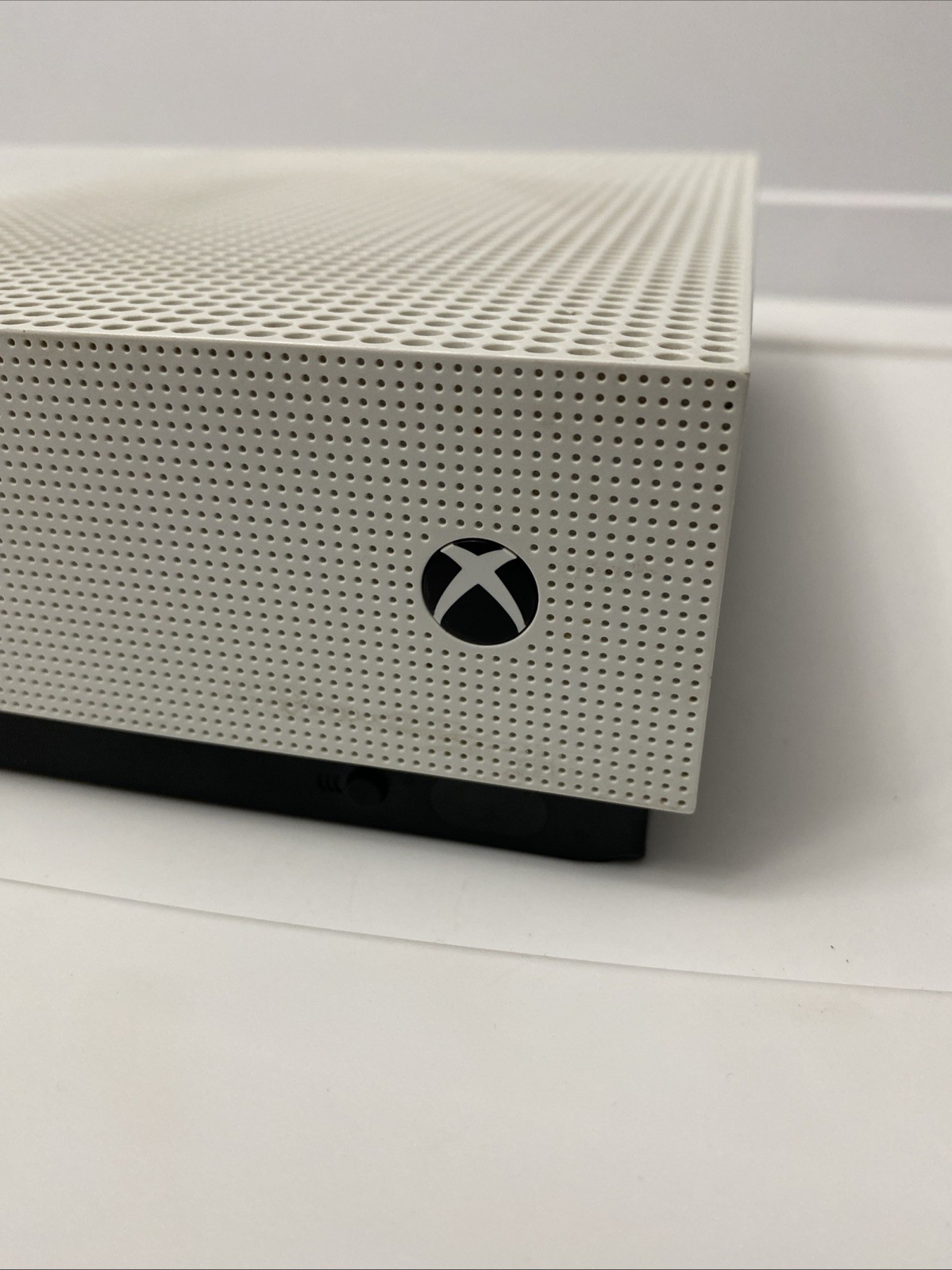 Microsoft Xbox One S 500GB Console UGC Premium Refurbished Gaming System