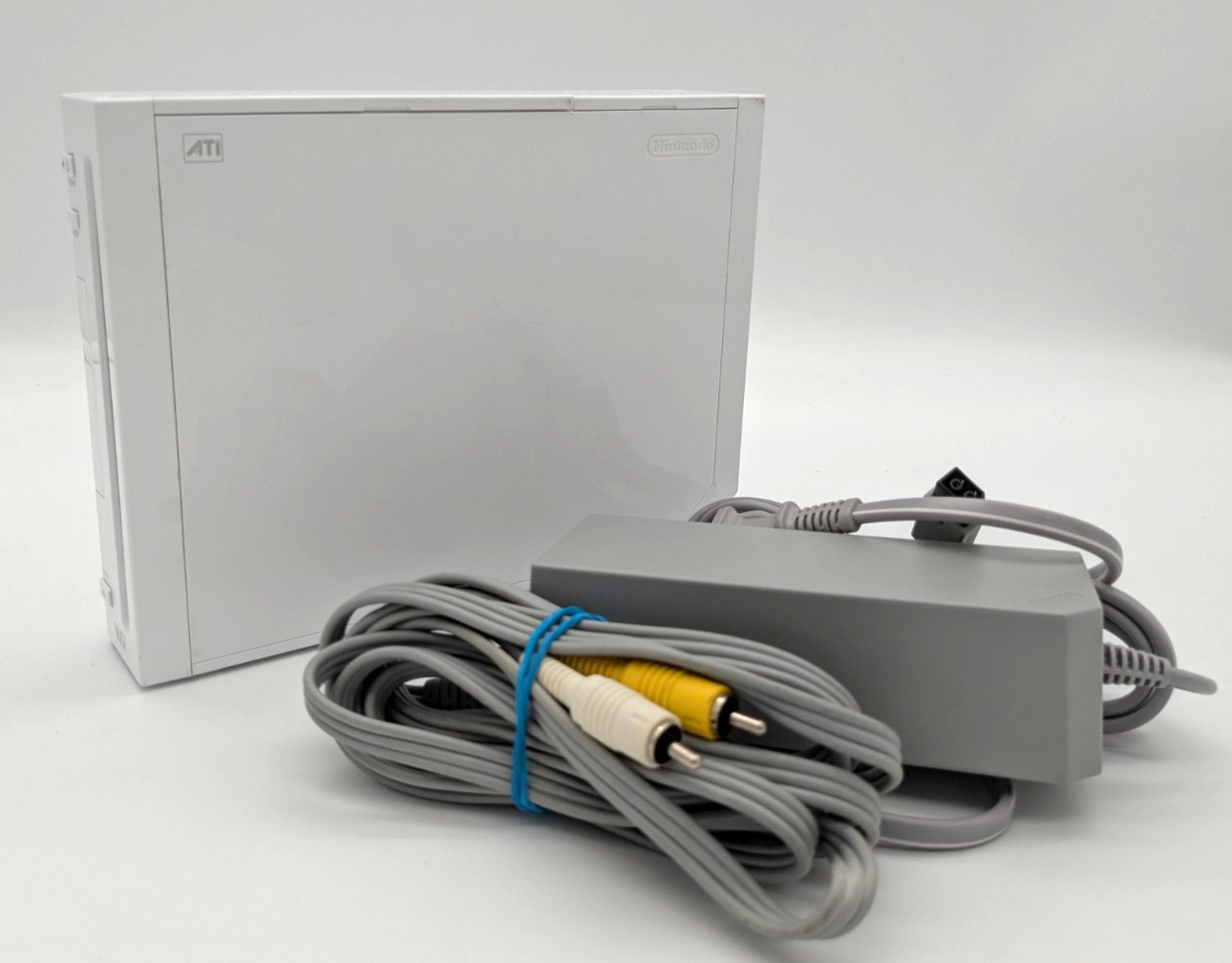 Nintendo Wii Console RVL-001 Gamecube Compatible w/ Power & AV Cable Tested-USED