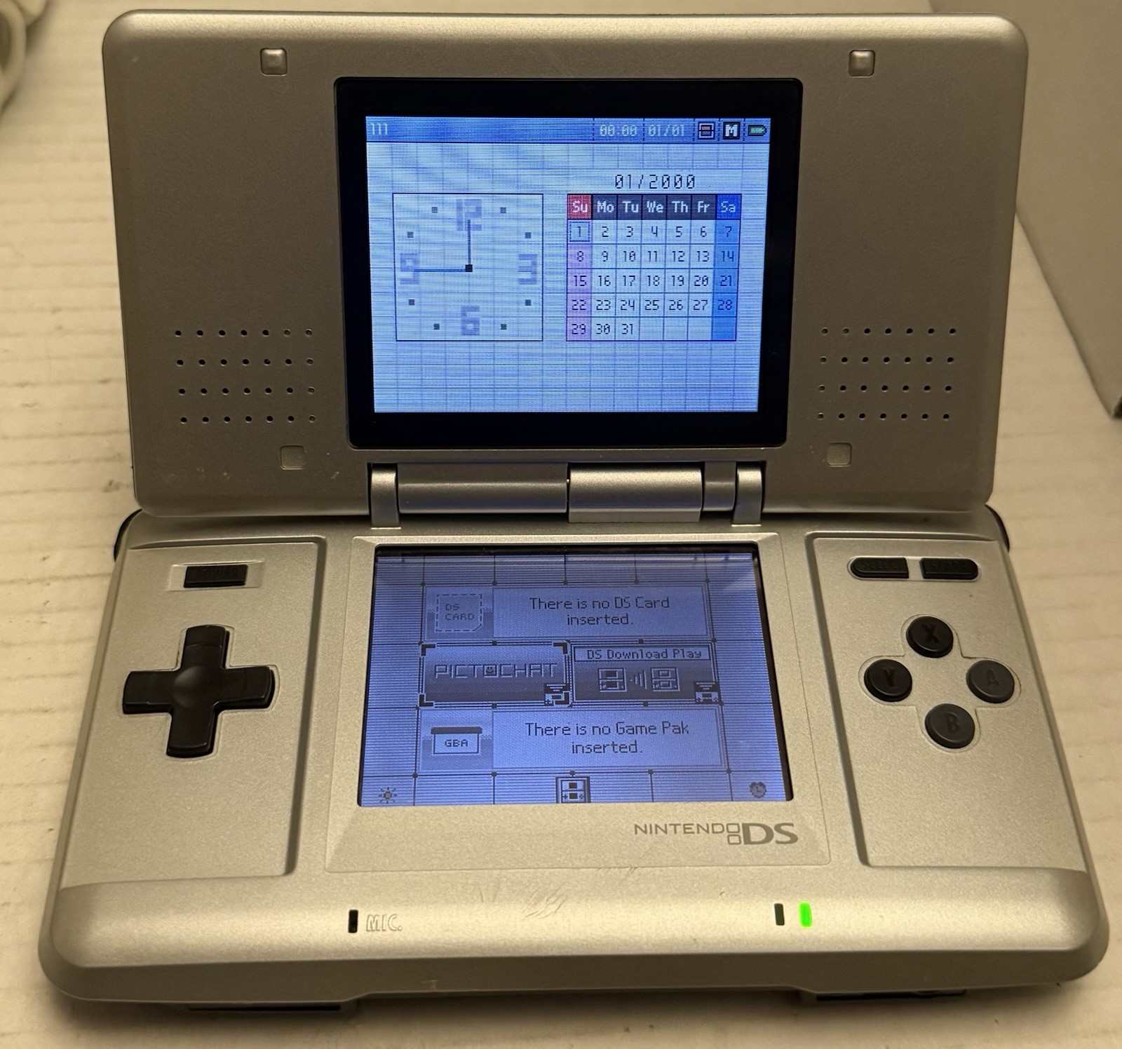 Nintendo DS Handheld System – Silver / Platinum – Tetsed