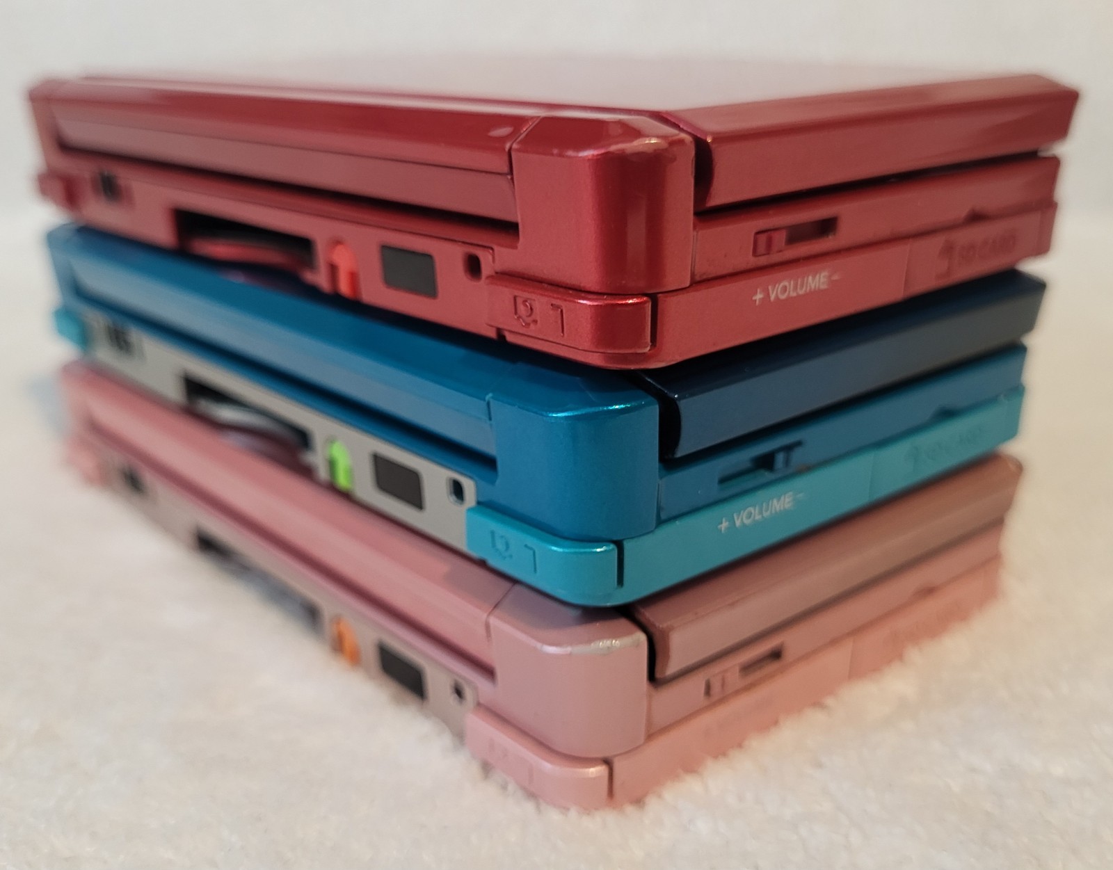 Lot of 3 Nintendo 3DS Console Systems, Pink, Red, Aqua Blue, Tested w/ Chargers