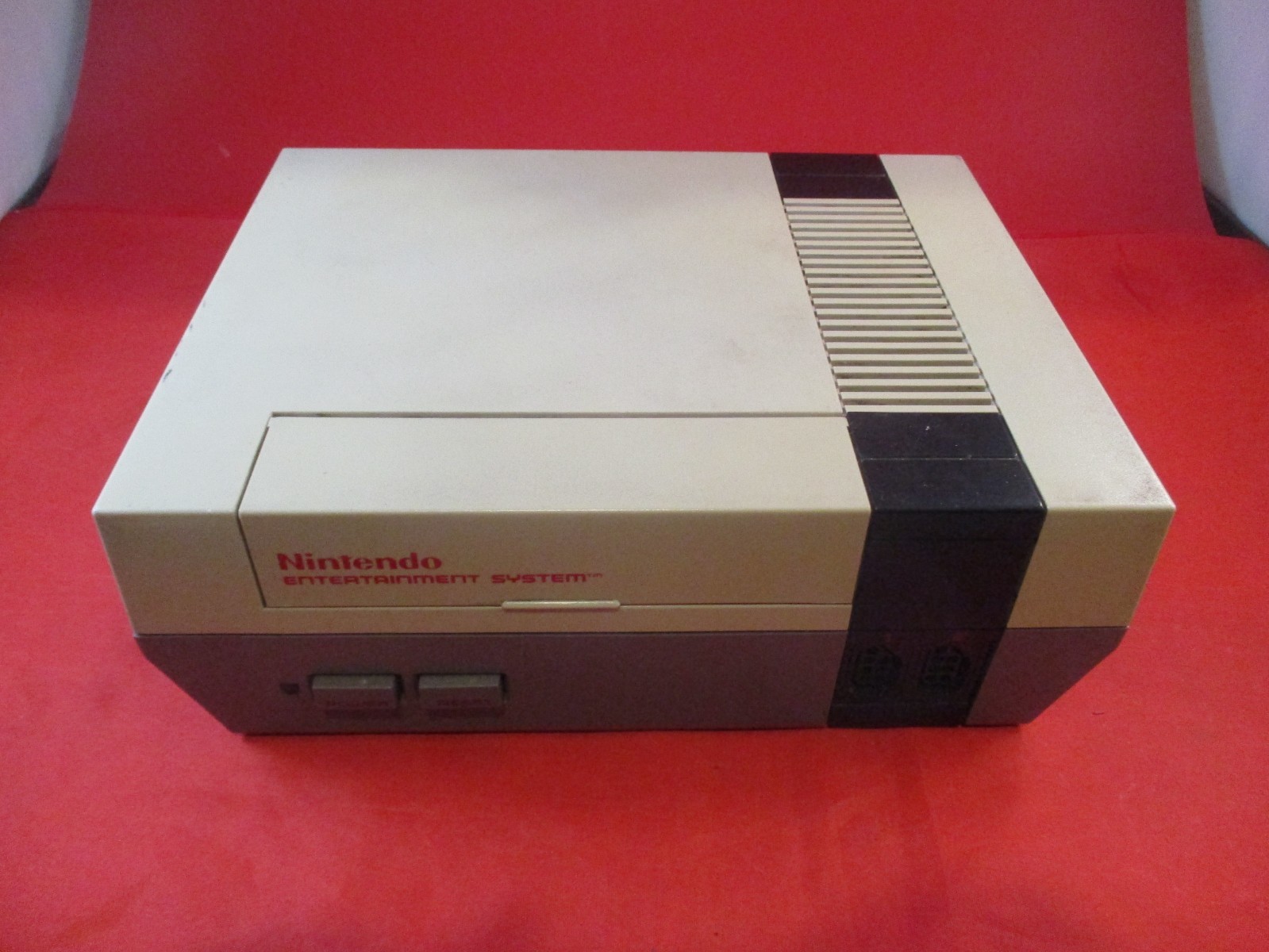 Nintendo NES Console System Action Set Box Mario/Duck Hunt Zapper Controllers