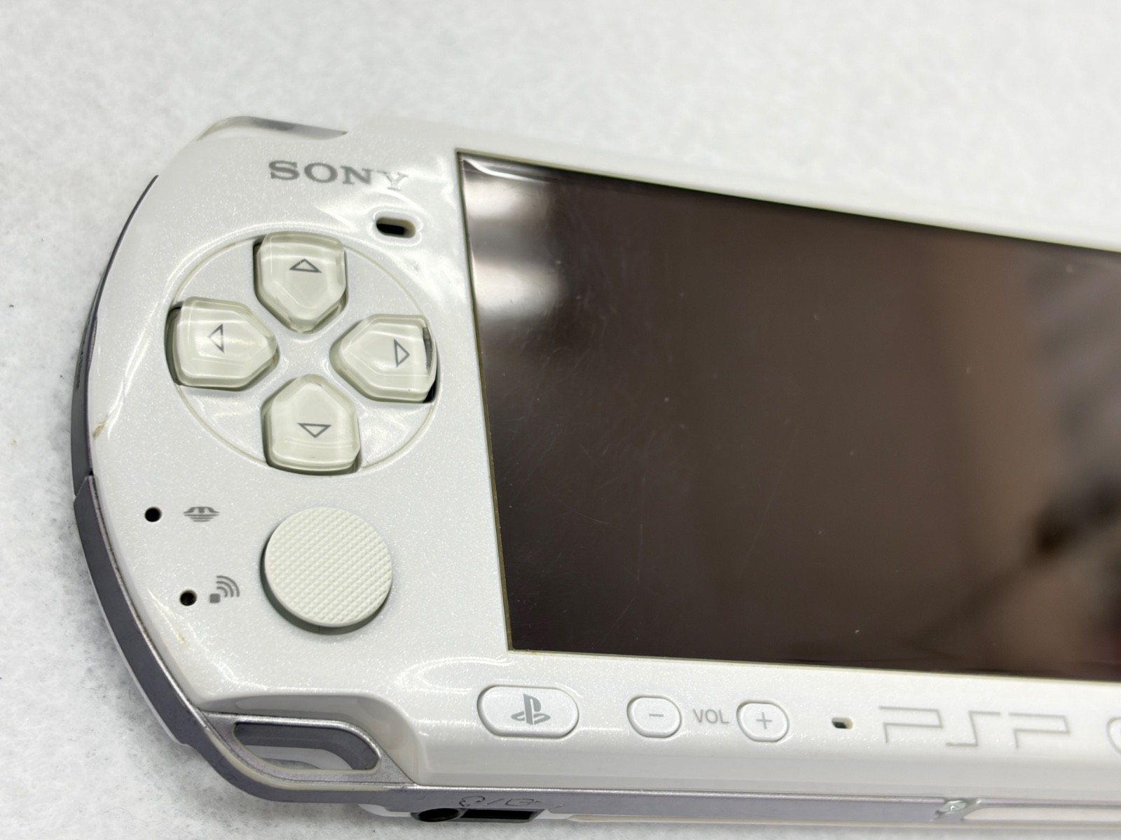 TESTED SONY PSP 3000 SILVER Console + Charger + battery + 3 game Region free 4GB