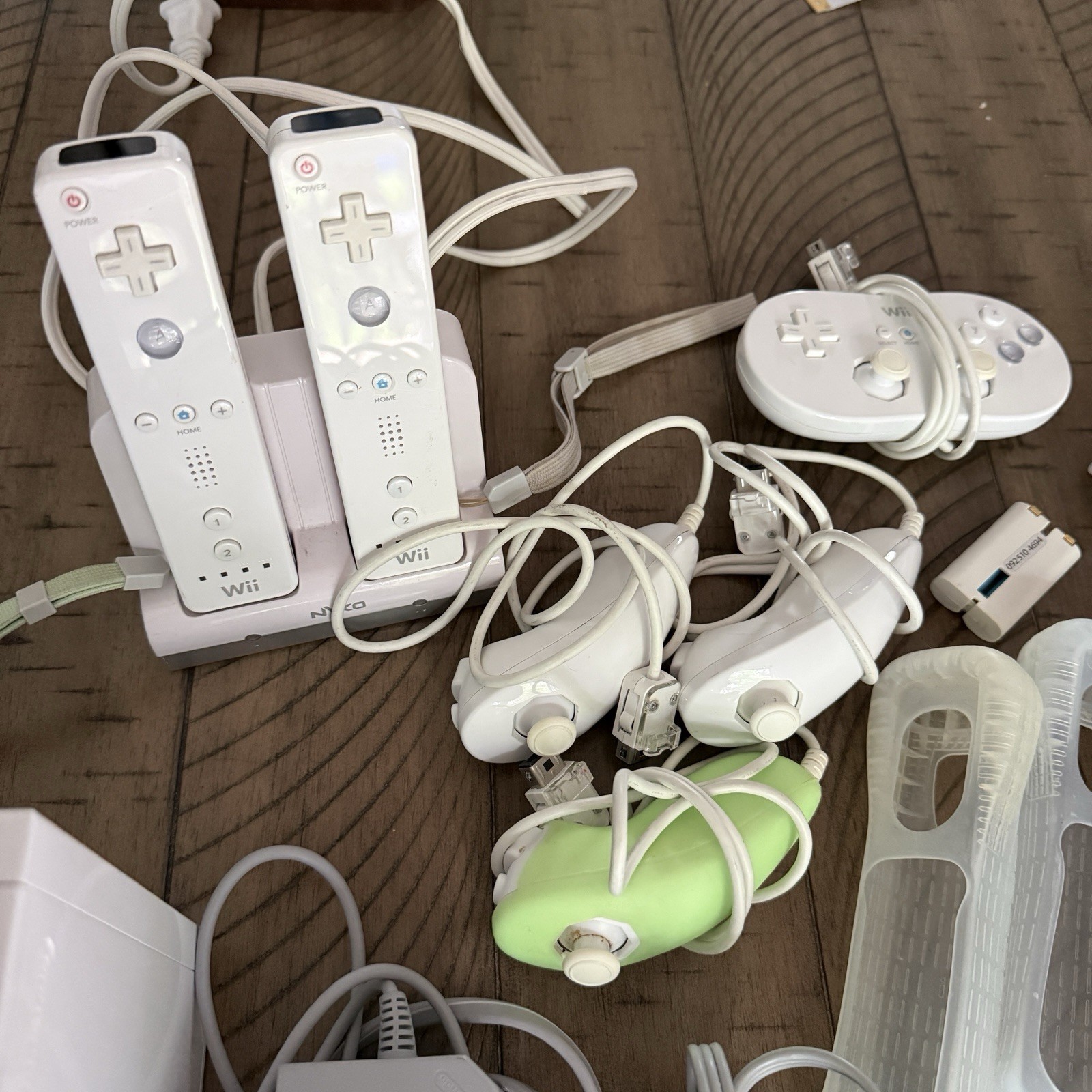 Nintendo Wii Console Bundle Tested 4 Remotes 3 Nunchuks MotionPlus Sports