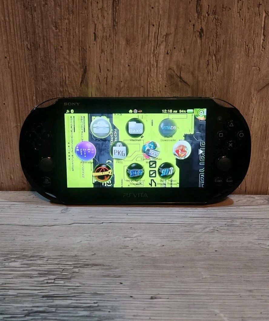 Sony Ps Vita 2001 Model Ready To Play With 256 Memory Card + Plus Charger Black