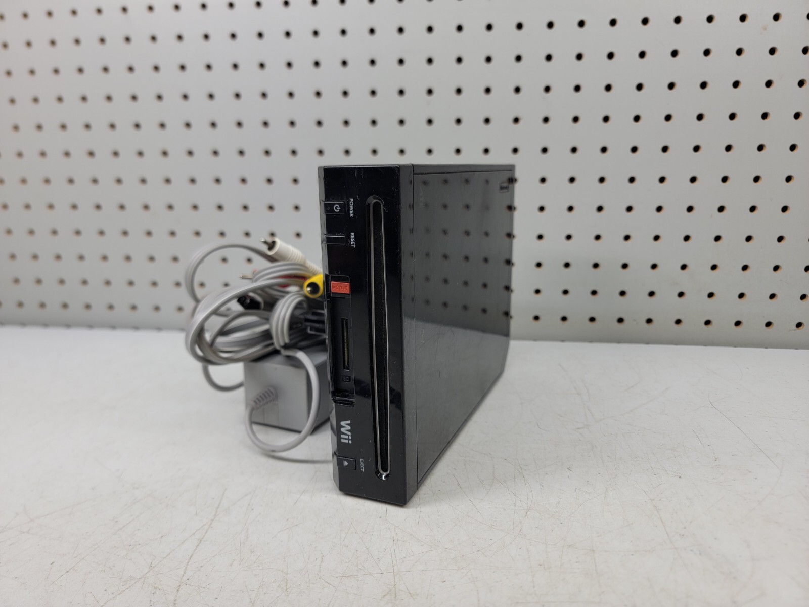 Nintendo Wii RVL-101(USA) Gaming Console b-x
