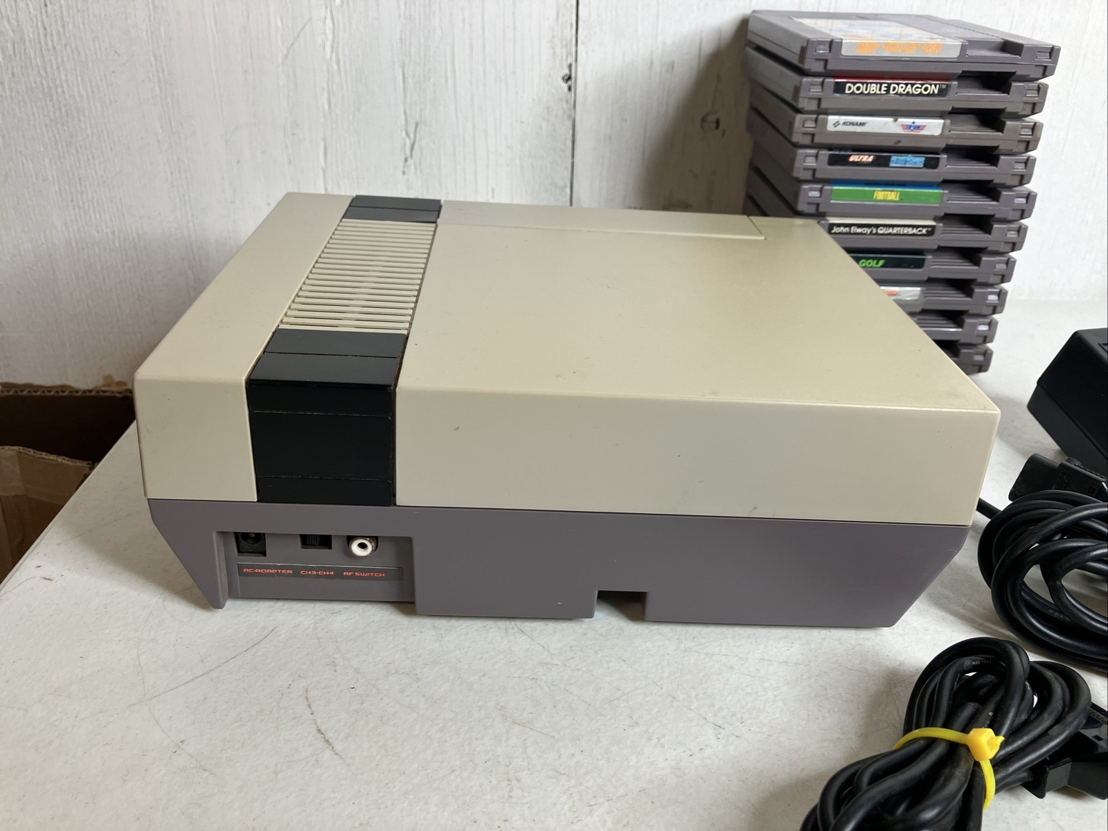 Nintendo NES Console System Bundle 10 Games 2 Controllers NEW PINS Mario Icarus