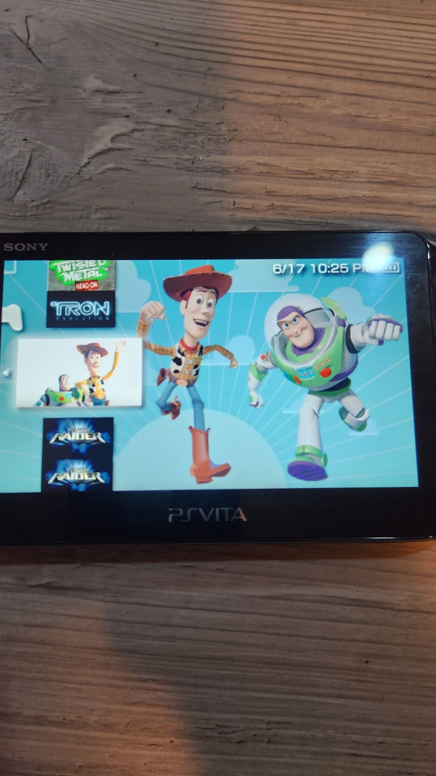 Sony Ps Vita 2001 Model Ready To Play With 256 Memory Card + Plus Charger Black