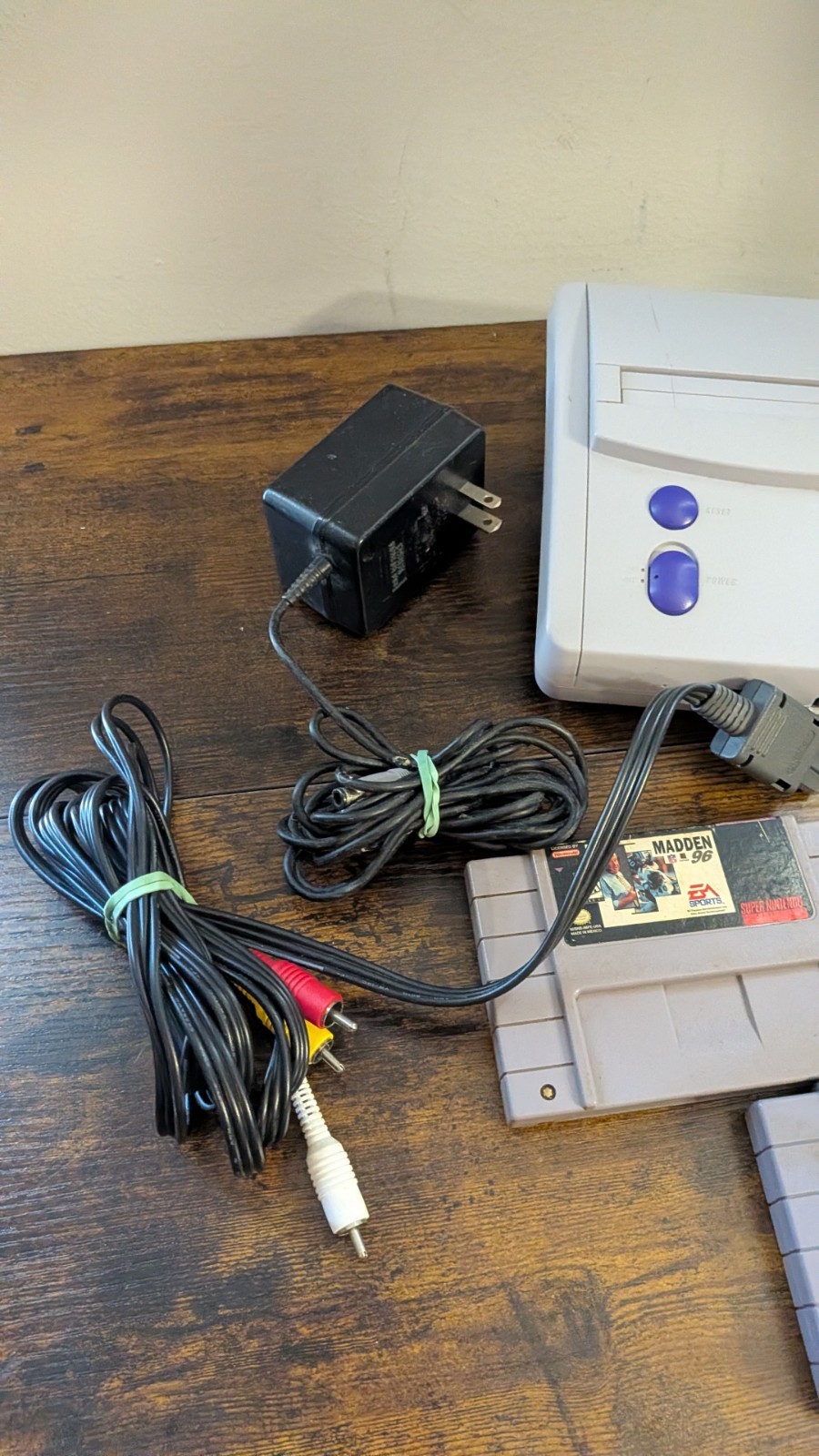 Super Nintendo SNES JR. Console Bundle OEM Controller + Cords + 3 Games!