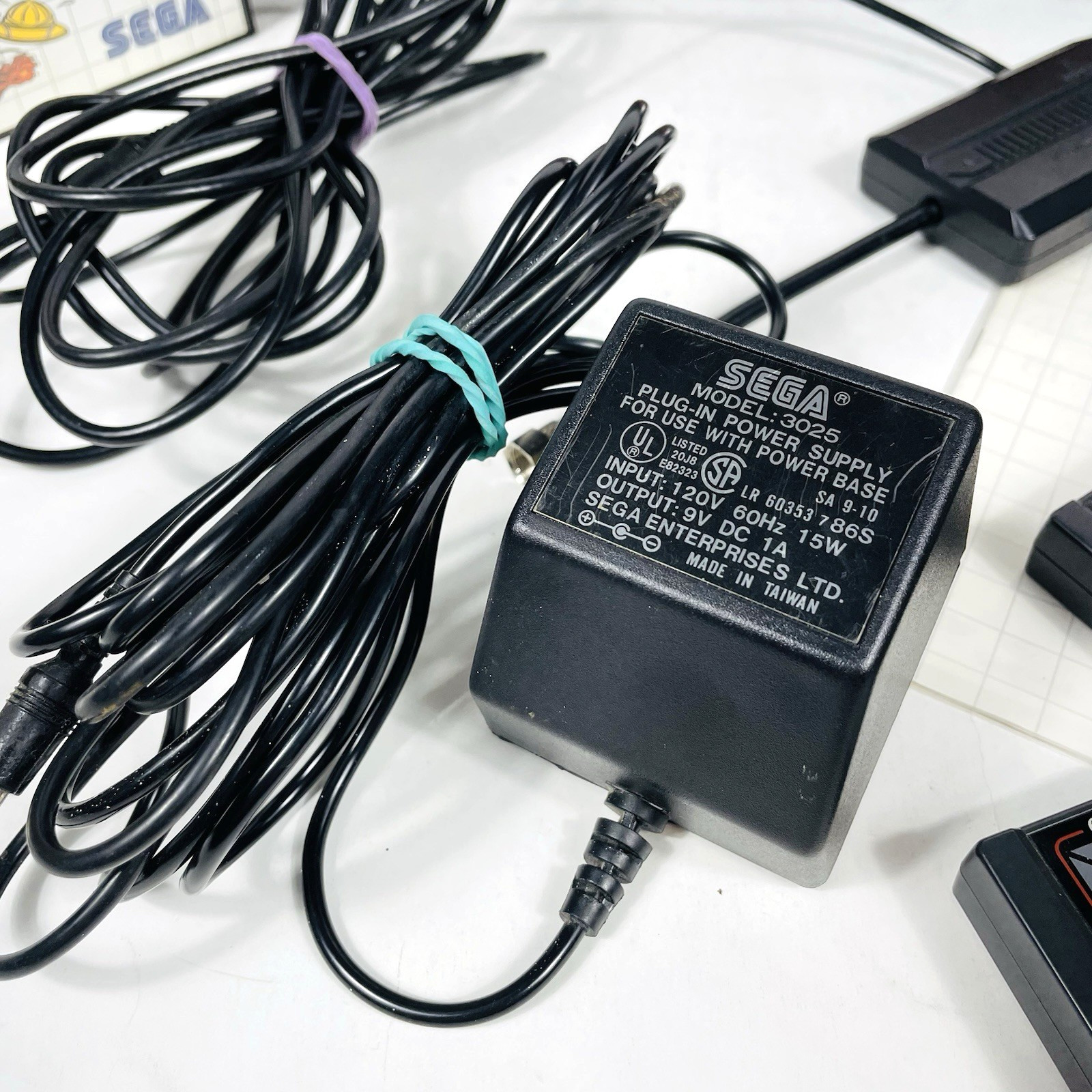 SEGA Master System Console, 2 Controllers, RF Switch, Power Supply and Game