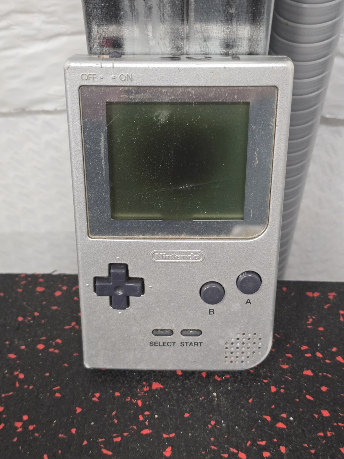 Game Boy Pocket Console (MGB-001 / Silver) GameBoy For Parts