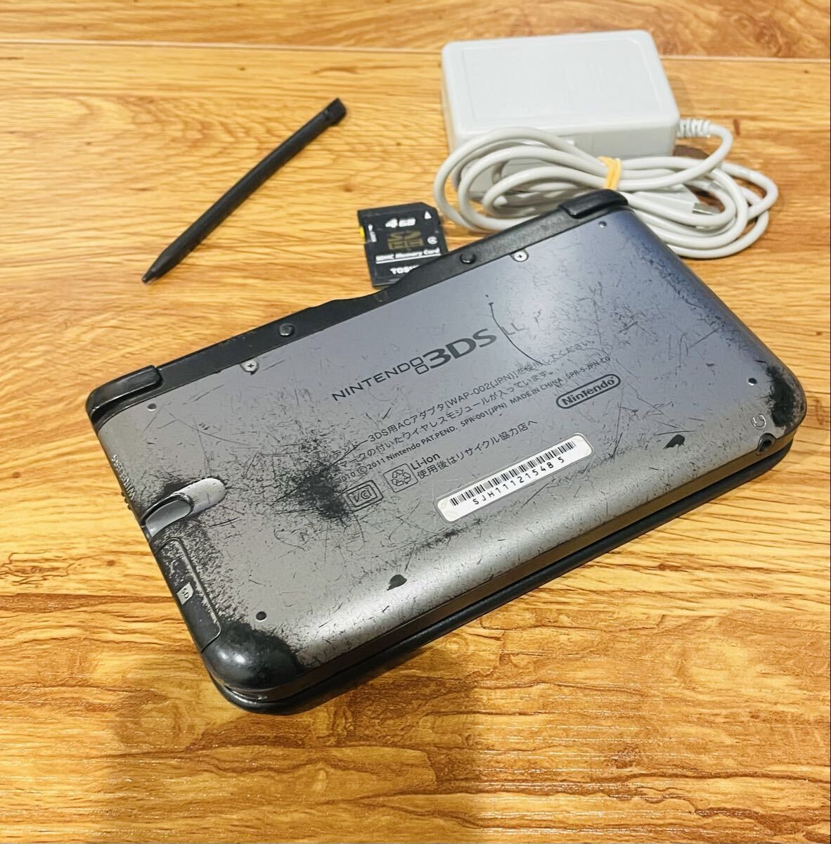 Nintendo 3DSLL Silver Black Main Body Operation Product With Accessories