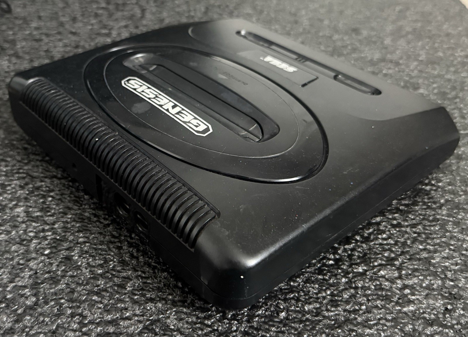 SEGA Genesis Model 2 Console System MK-1631 Bundle w/ OEM Controllers & Game