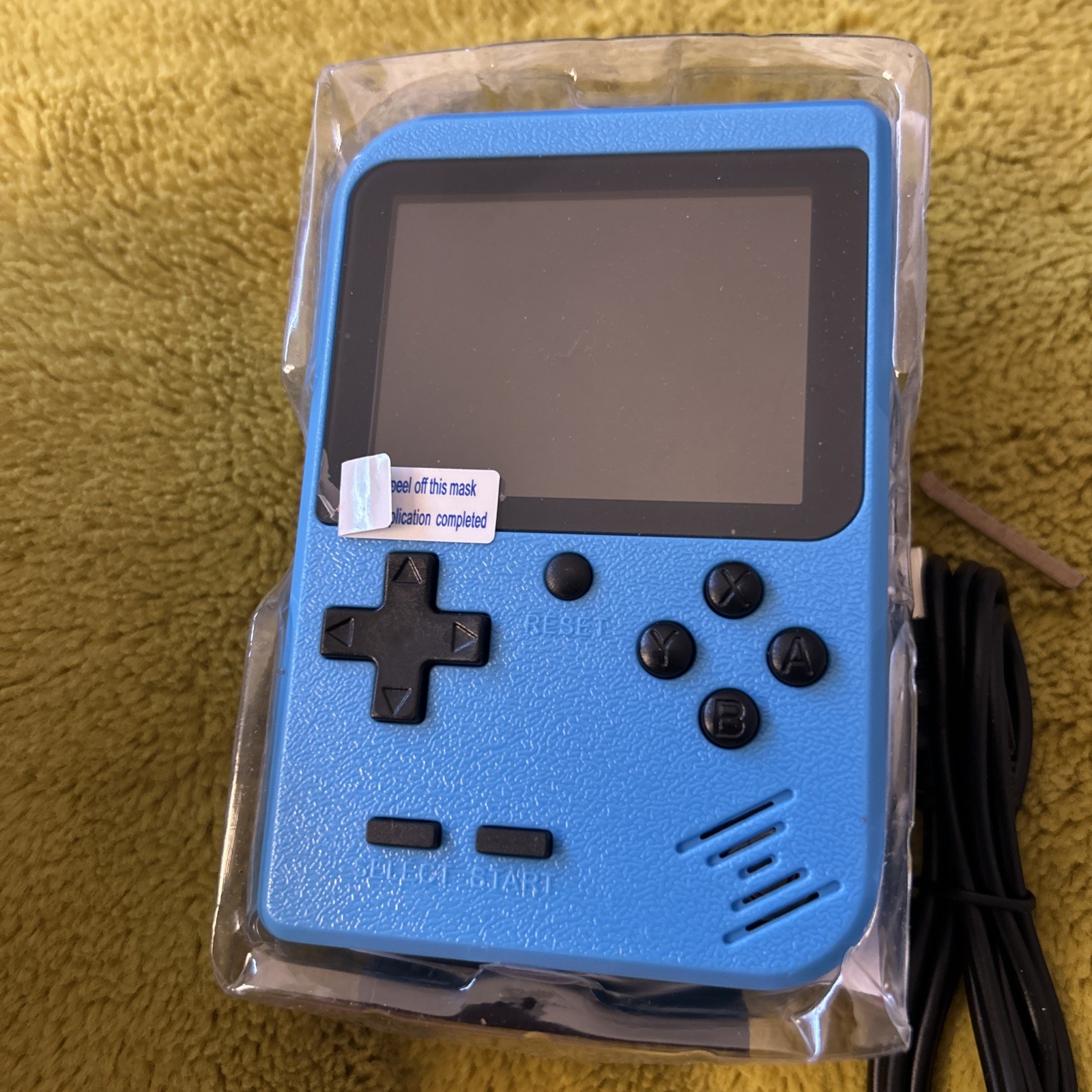 Retro Mini Portable Player Play Machine with 400 Classic FC Games,