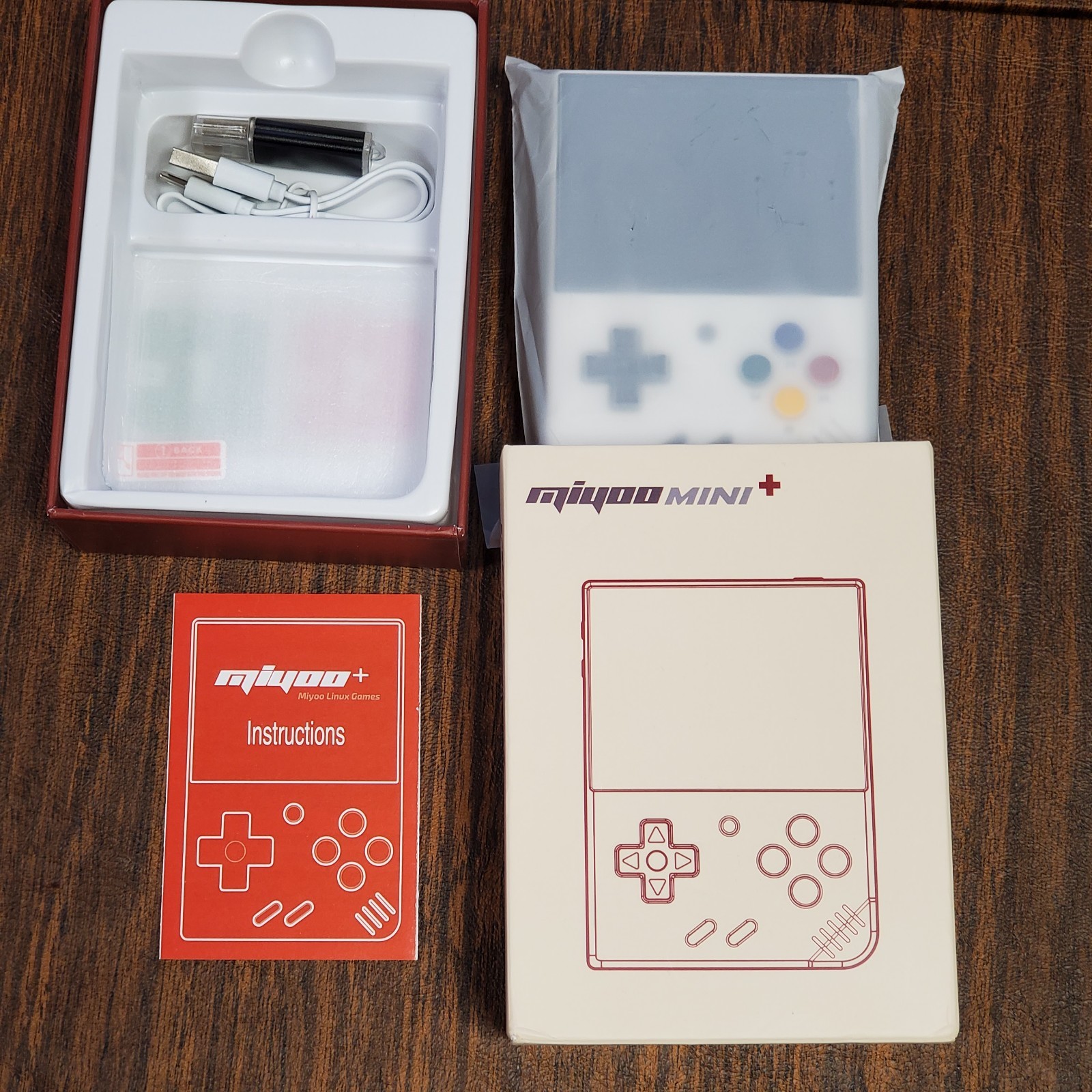 Miyoo Mini Plus White Open Source Retro Handheld Game Console. NEW. US SHIPPING