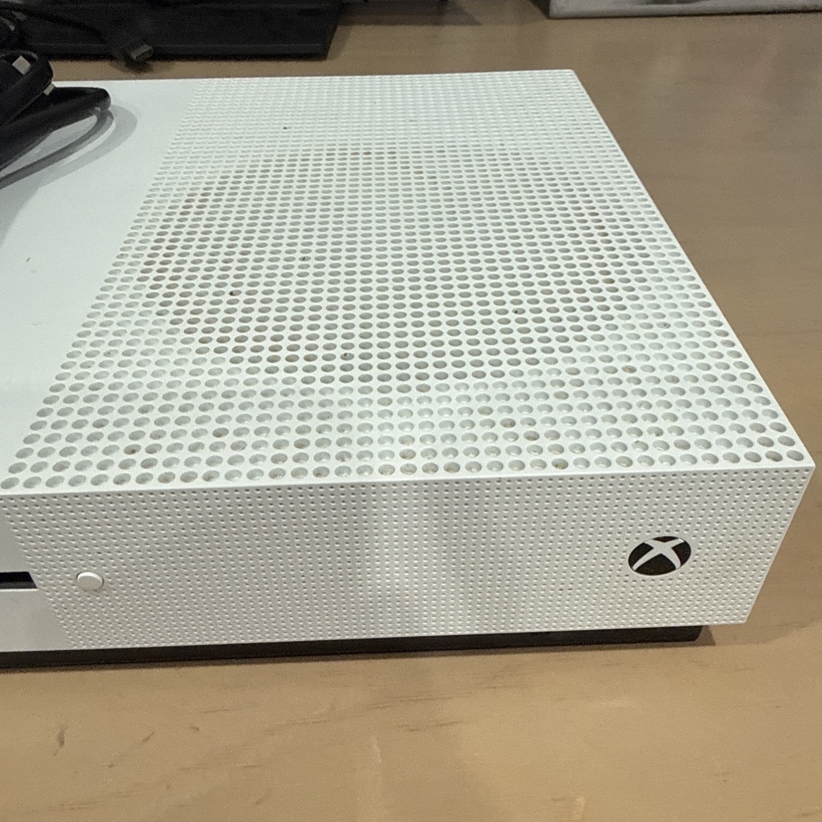 Microsoft Xbox One S 1681 White 500GB Home Console Gaming System Tested