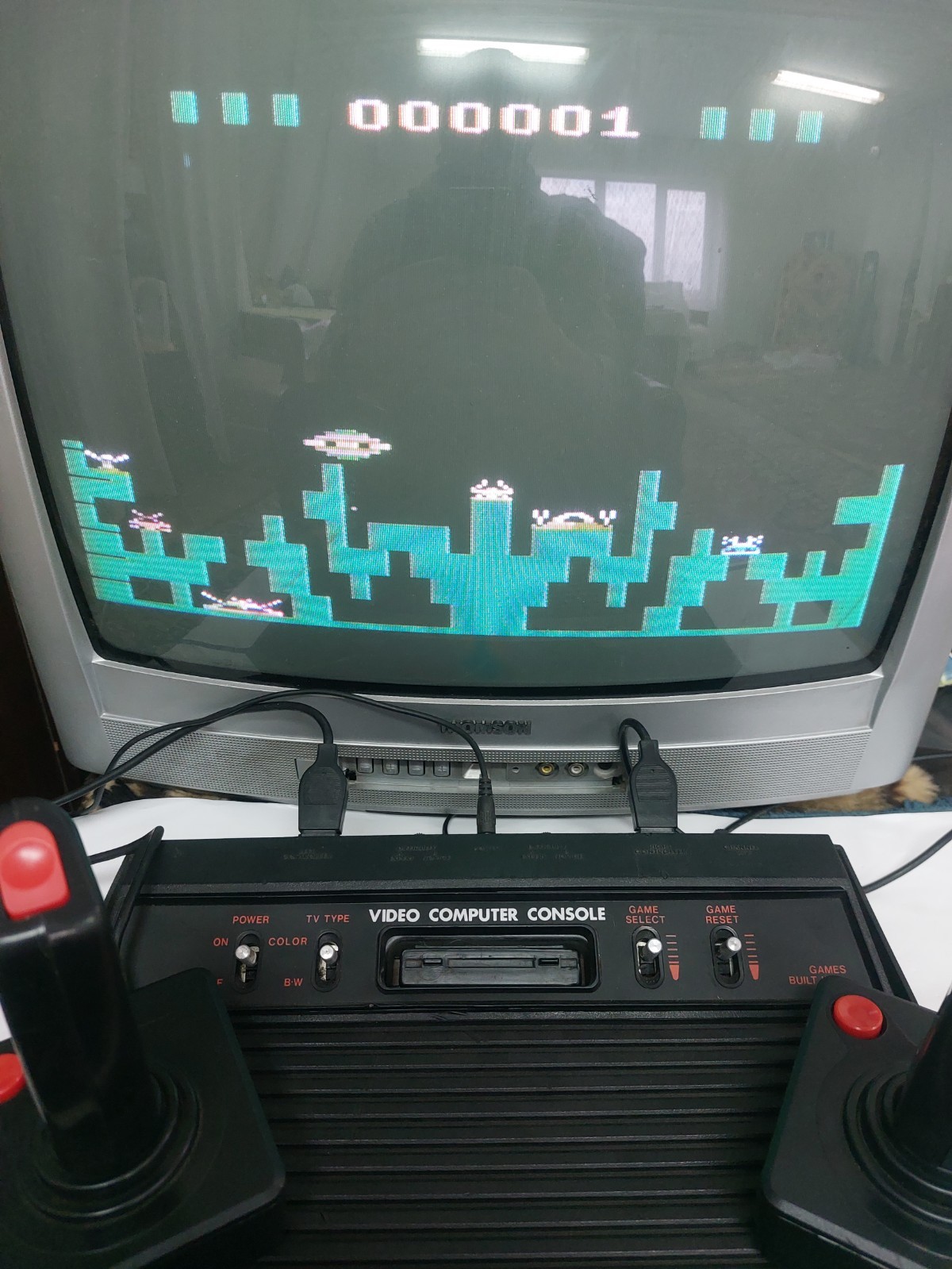 Atari from 90’s very good condition works perfectly fine with fancy games