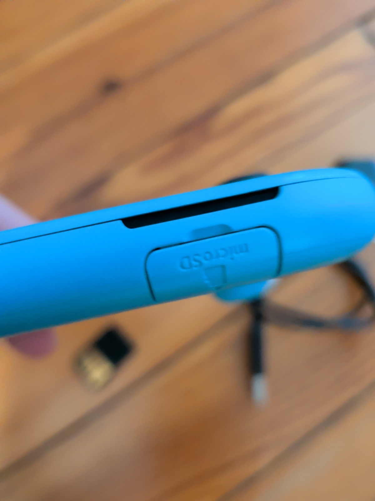 Nintendo Switch Lite Turquoise 32GB Console; Charger & Mario Odyssey Game – Fair