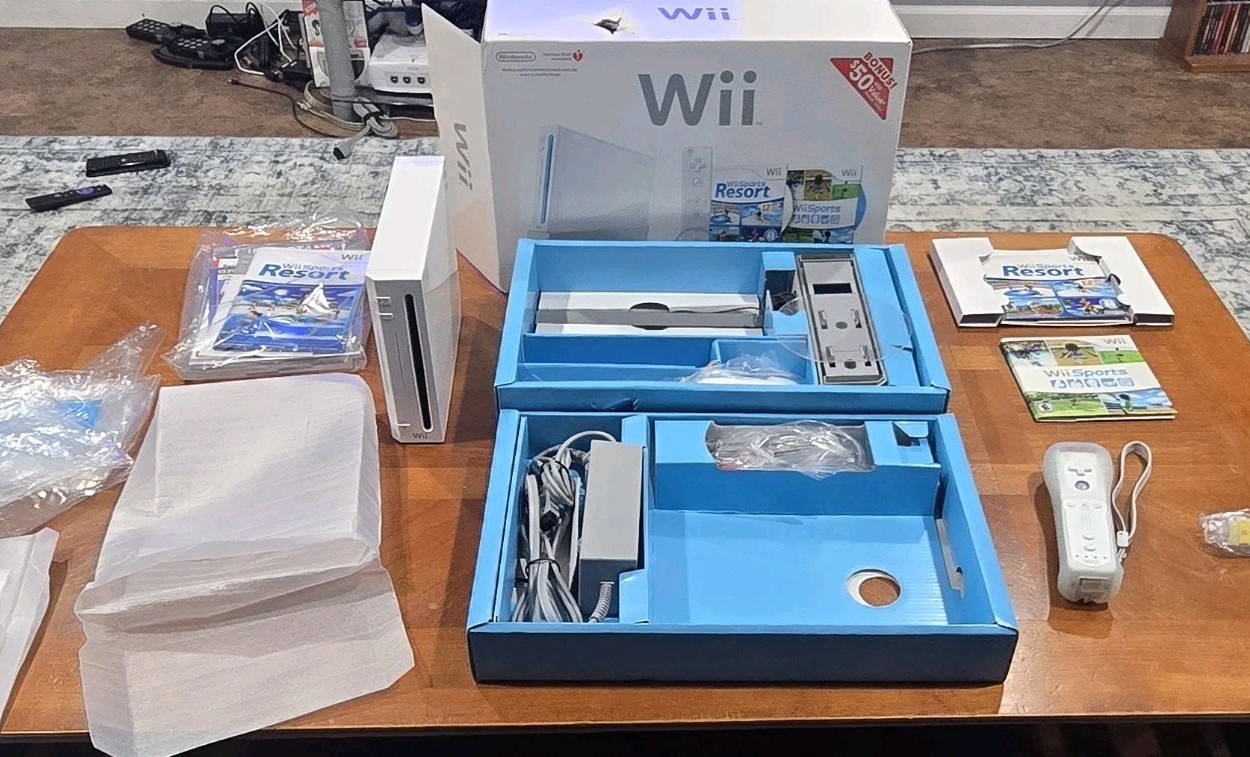 Nintendo Wii COMPLETE IN BOX WITH Wii SPORTS RESORT & Wii SPORTS GAME TESTED