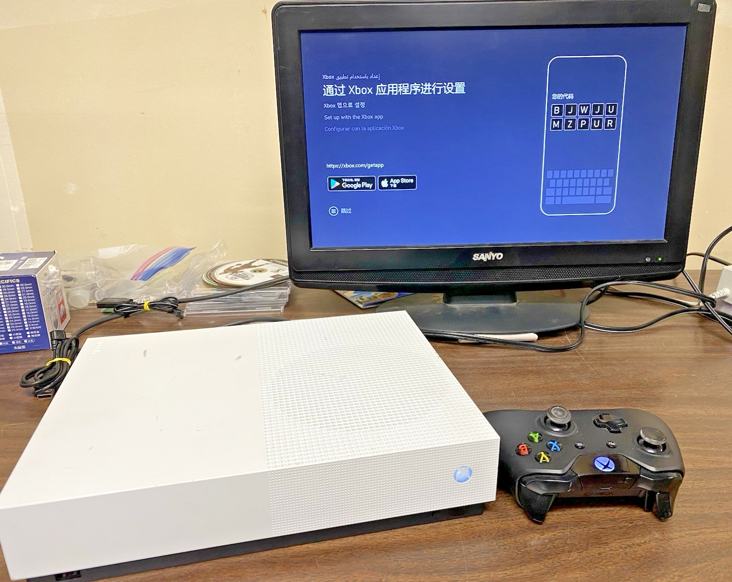 Microsoft Xbox One S 500GB – White Console 1681 All Digital Bundle – Tested.