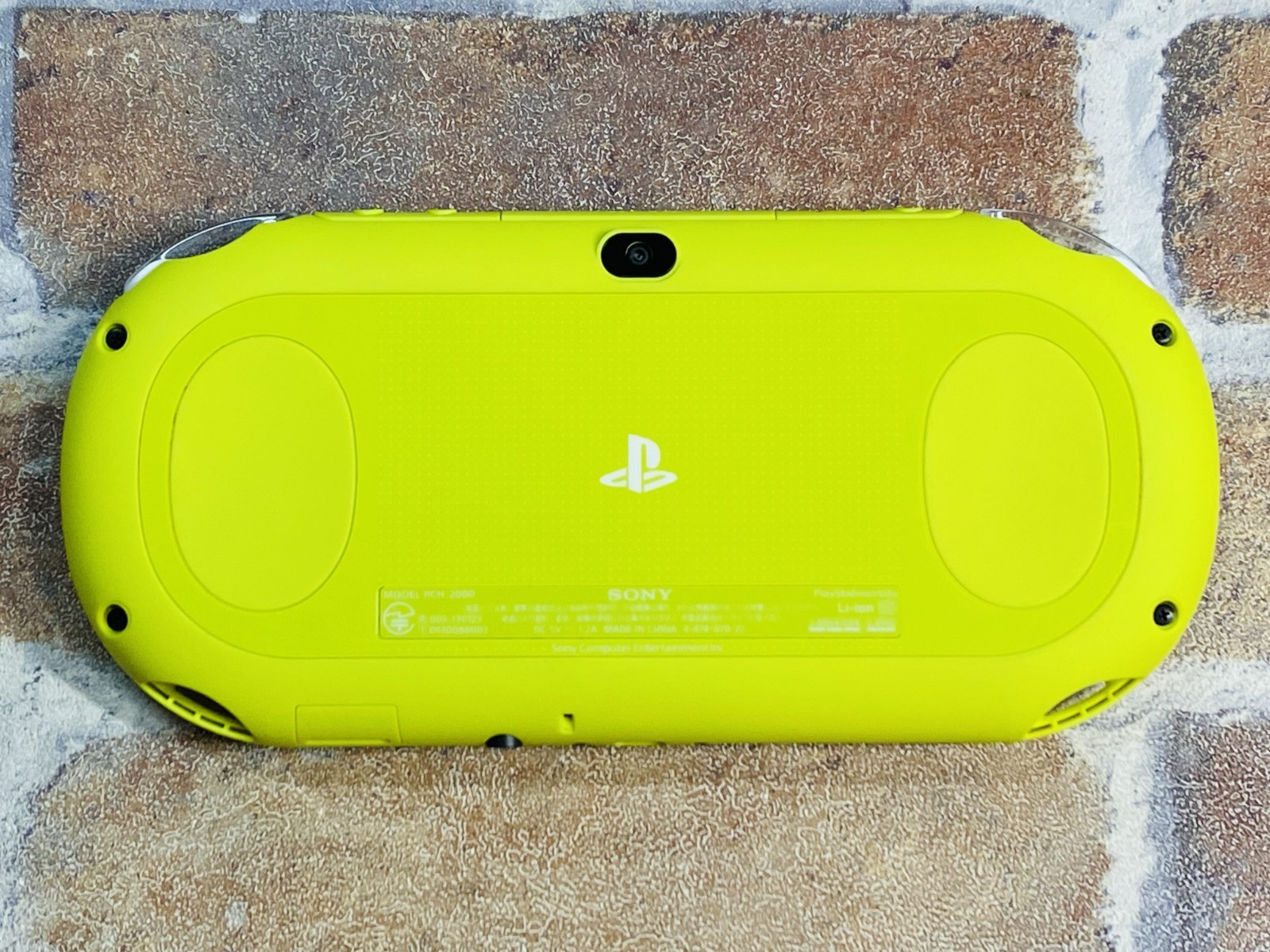 Sony PS Vita Lime Green/White PCH 2000 ZA13 Playstation Charger 16GB Tested Ex
