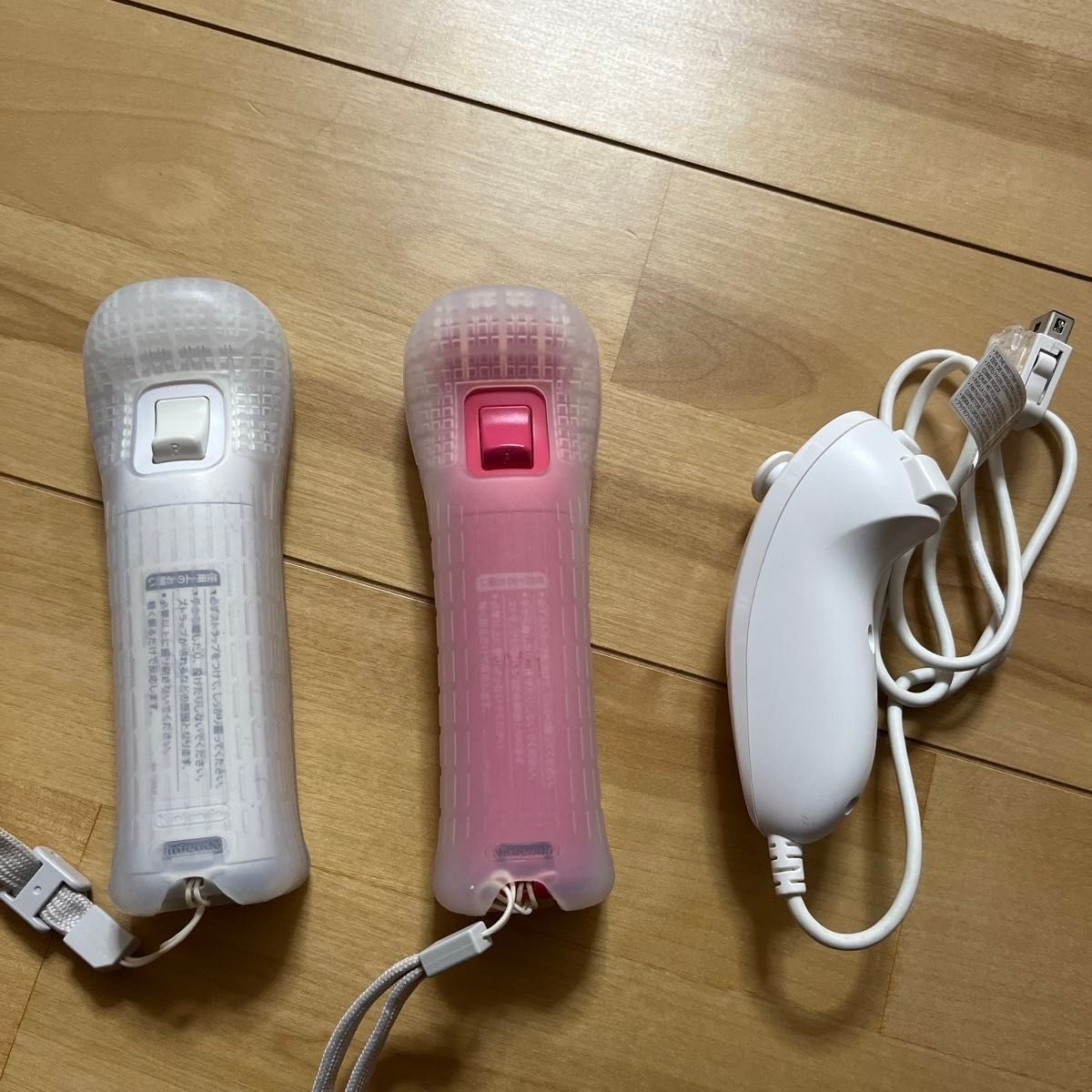 Nintendo Wii console with Wii Party bundle, Nunchuk included, and 3 other games.