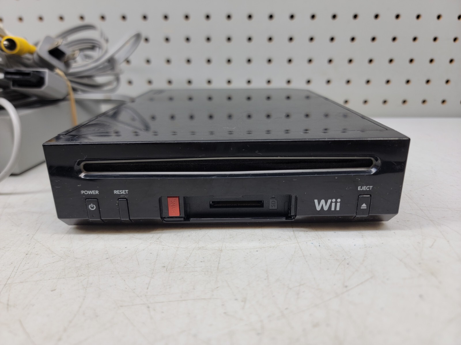 Nintendo Wii RVL-101(USA) Gaming Console b-x