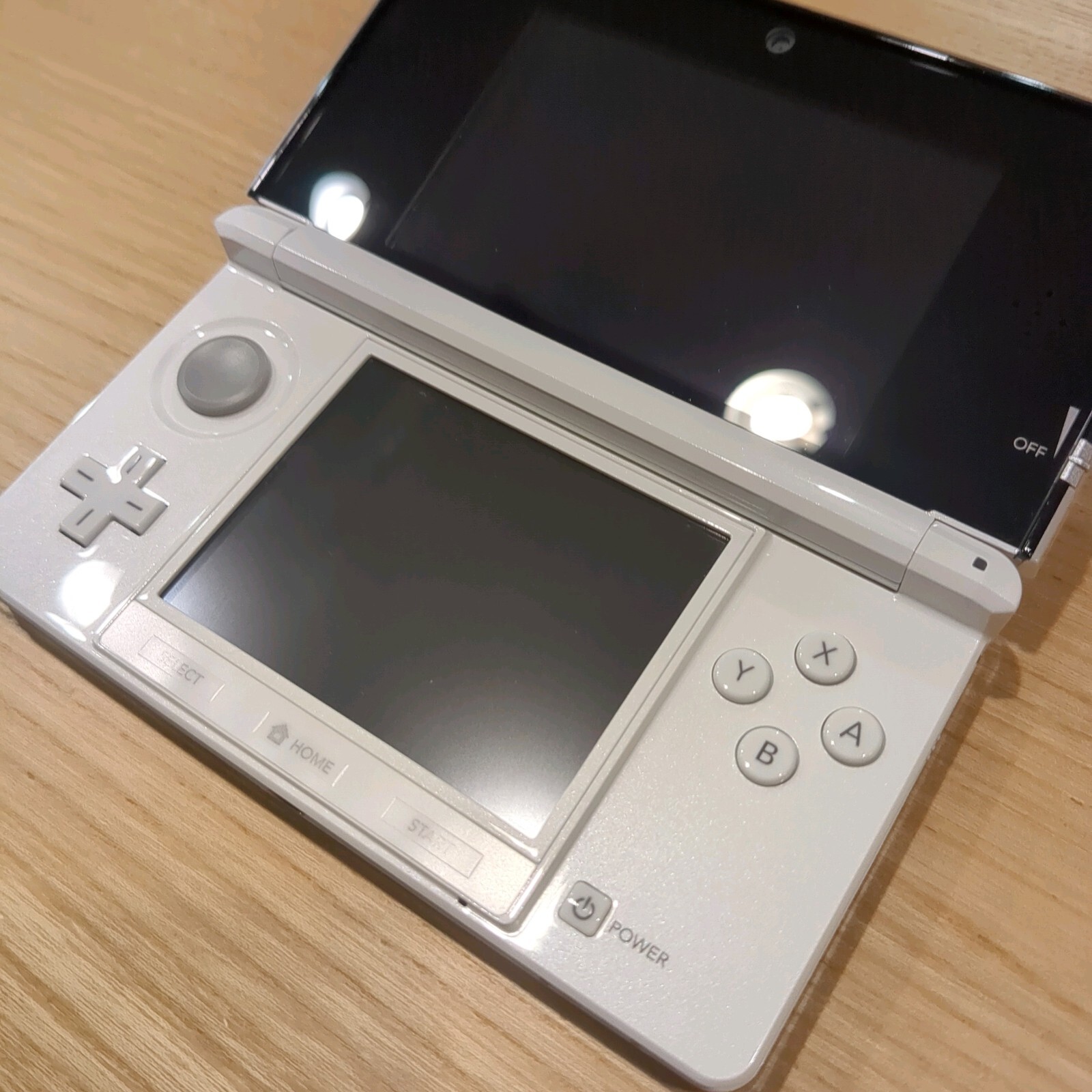 Nintendo 3DS Ice White Handheld System (NTSC-J)