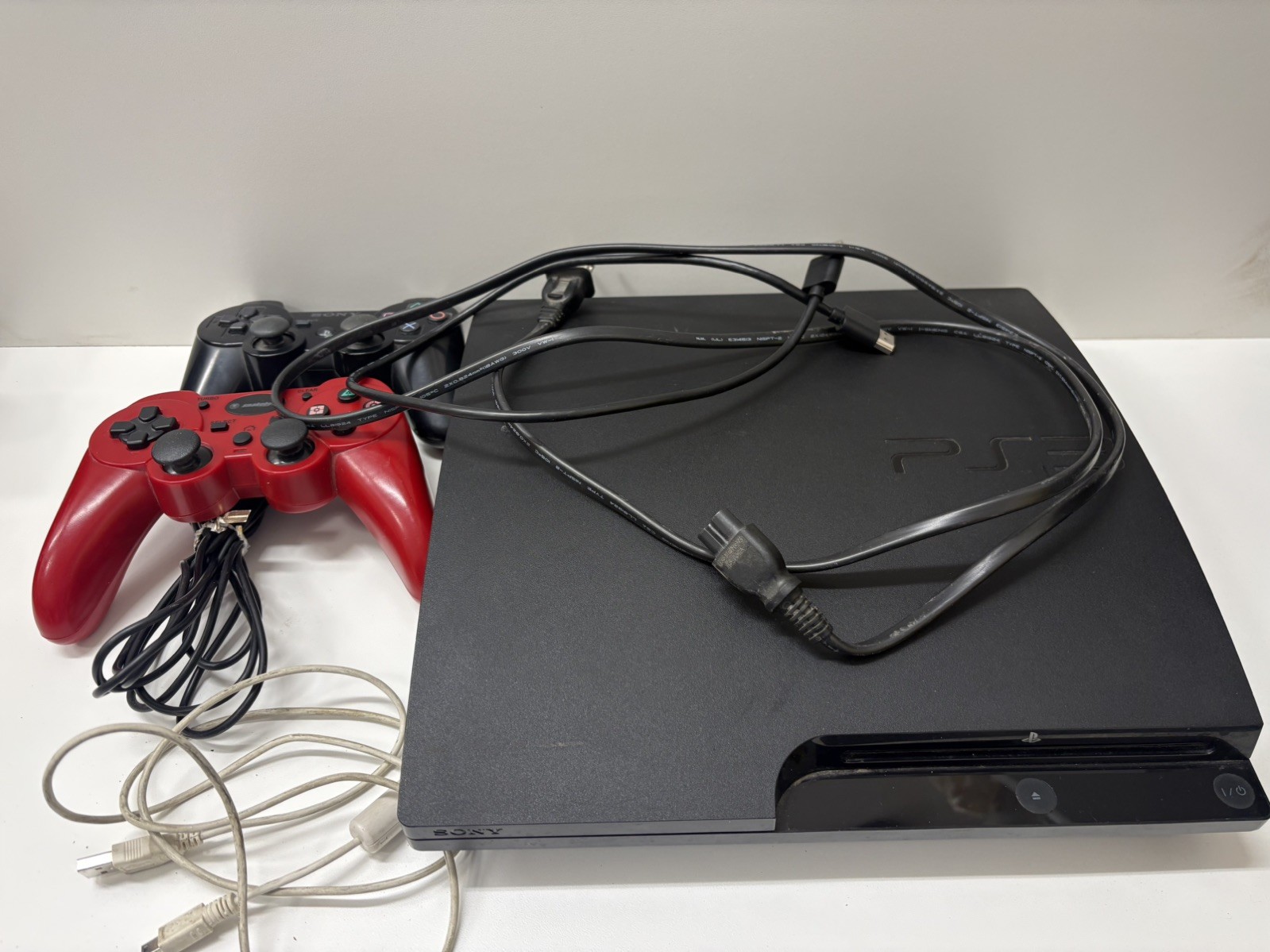 Sony PlayStation 3 Slim CECH-3001B 320GB Black Console w/ Controllers – Used