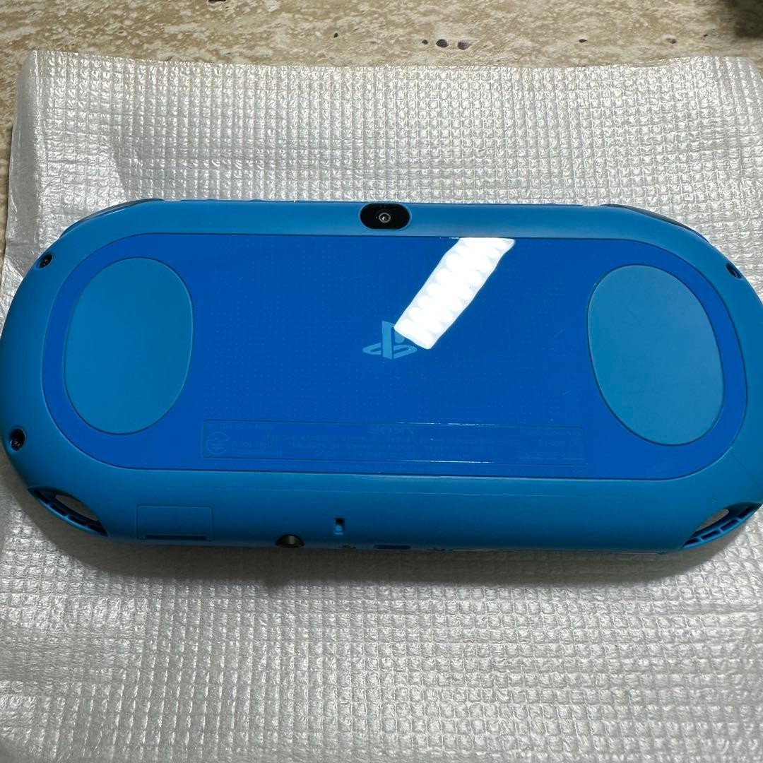 Sony PS Vita PCH-2000 ZA23 Aqua Blue Wi-Fi Box Charger 8GB Near Mint