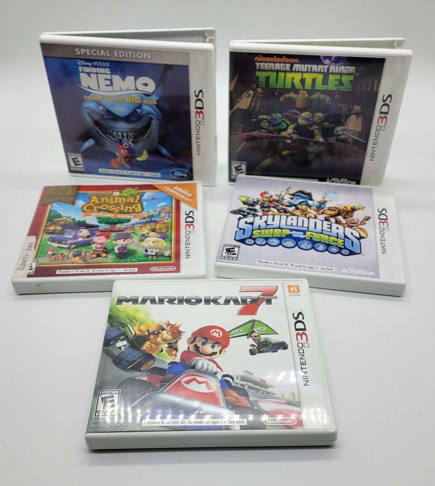 Nintendo 3DS Console Bundle CTR-001 Black with Games SD Card & Charger