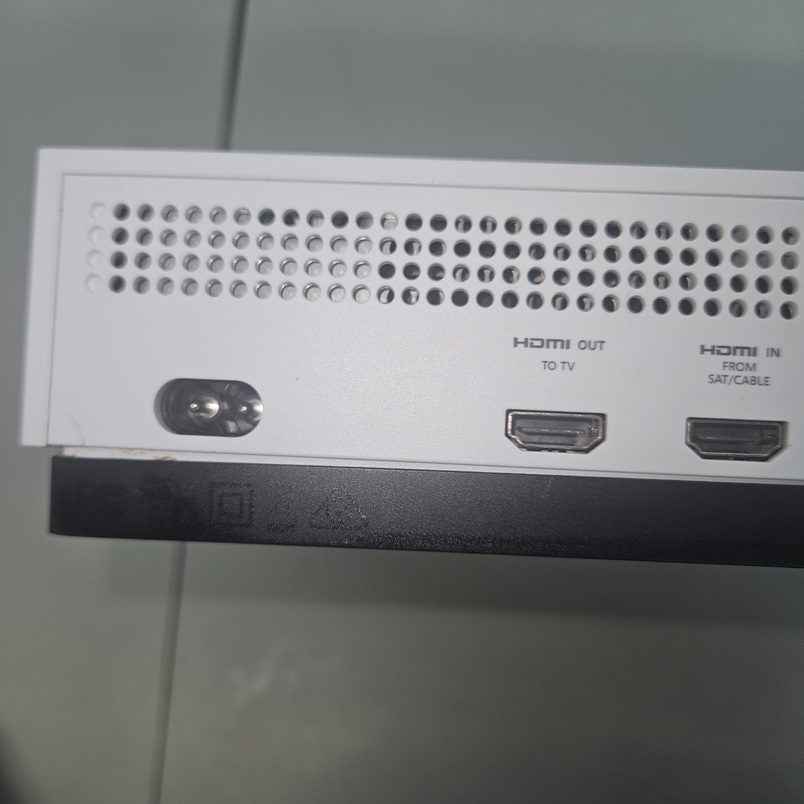 MICROSOFT XBOX ONE S ALL DIGITAL EDITION 1 TB MODEL 1681 WHITE CONSOLE WORKS