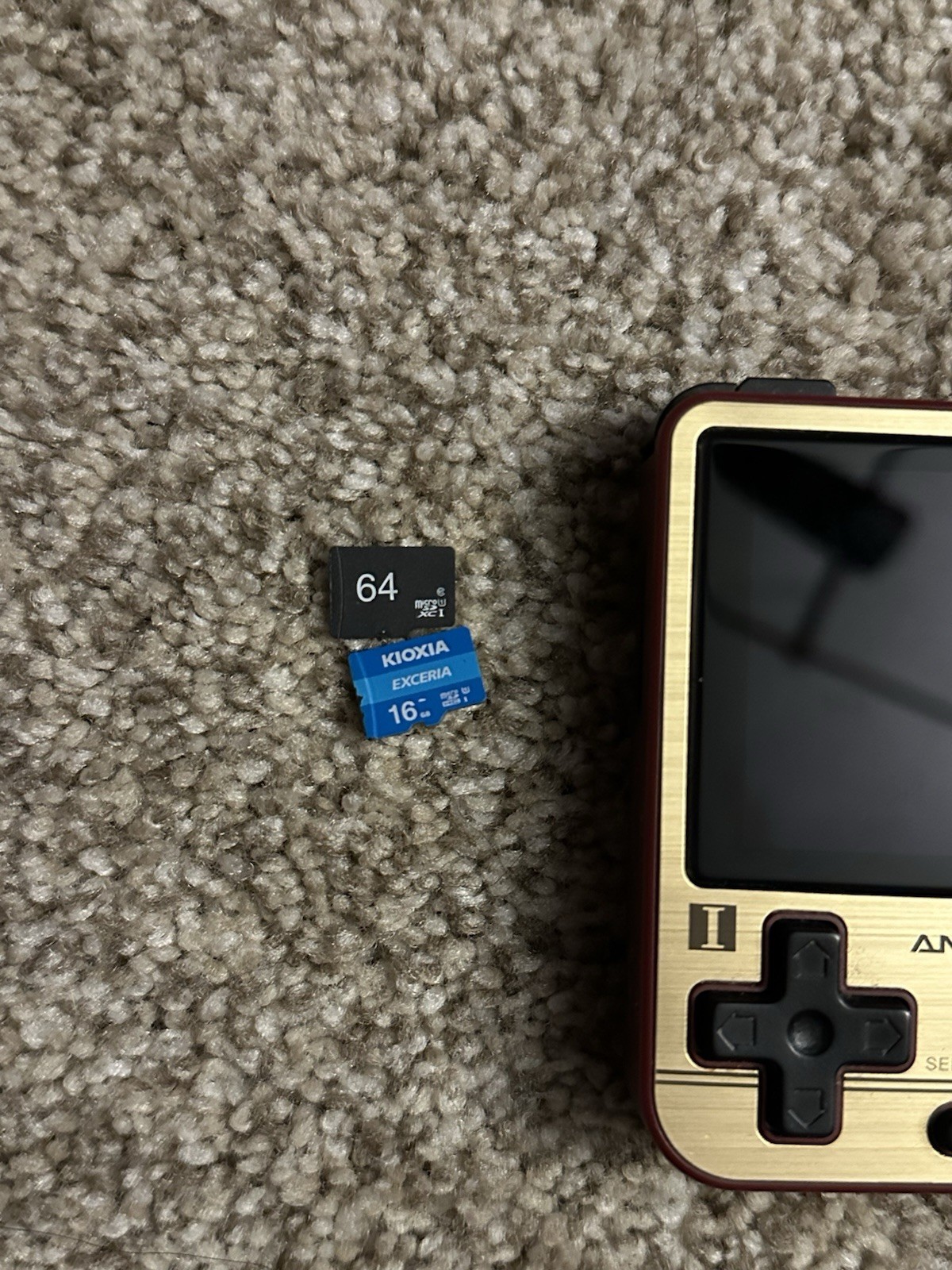 Anbernic RG280V Handheld Retro Console 64GB Red/Gold – Pre-Loaded NES GBA PS1