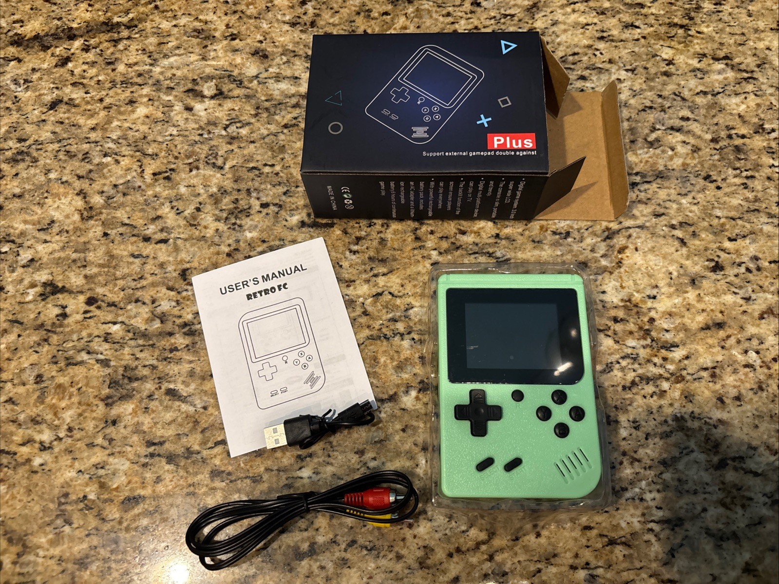 Game Box Plus Handheld 8-bit Game Console Retro FC – 400 Preloaded Games – Green