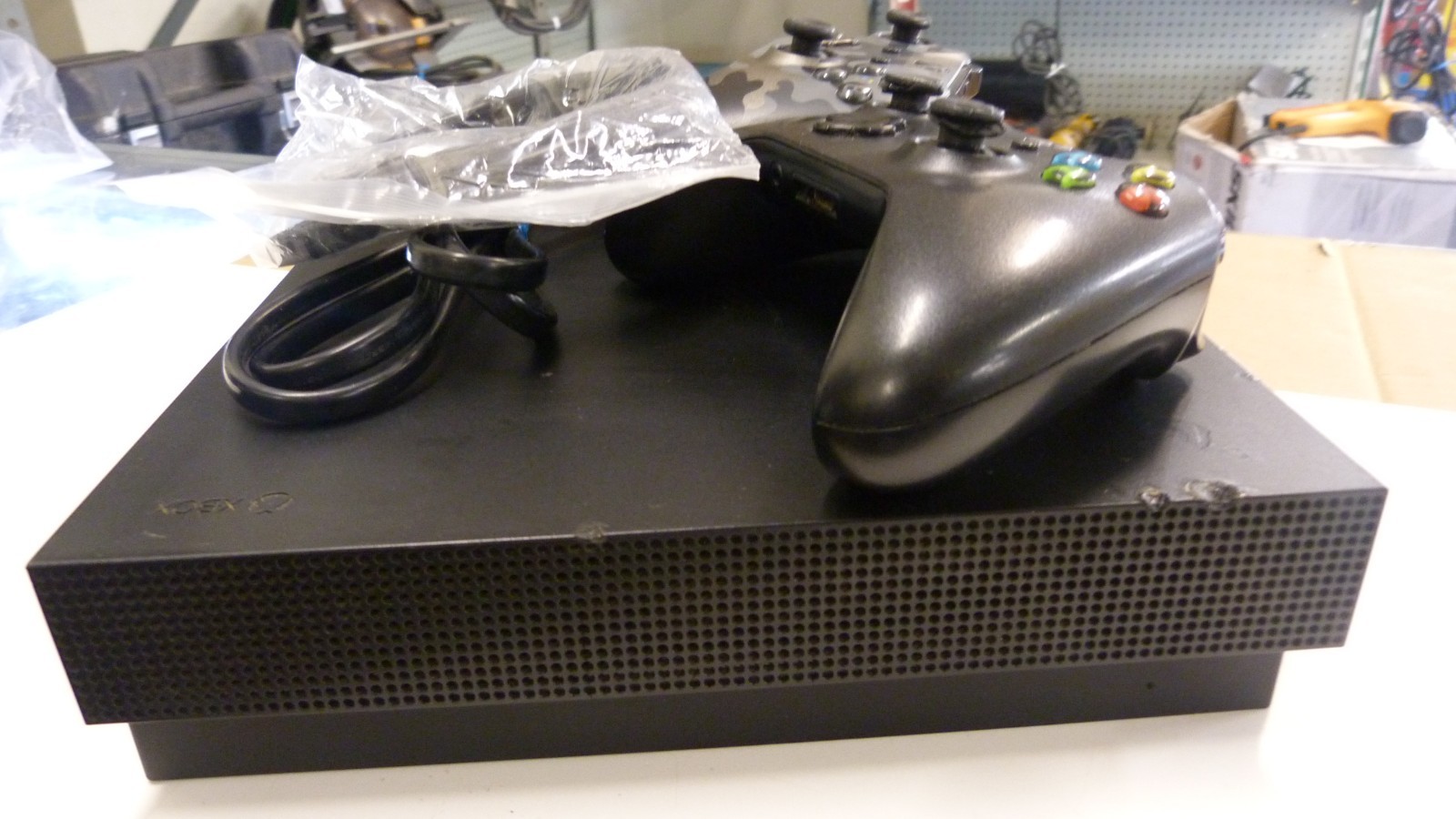 Microsoft Xbox One X 1TB console bundle w/ 3 games & controller – FINE CONDITION