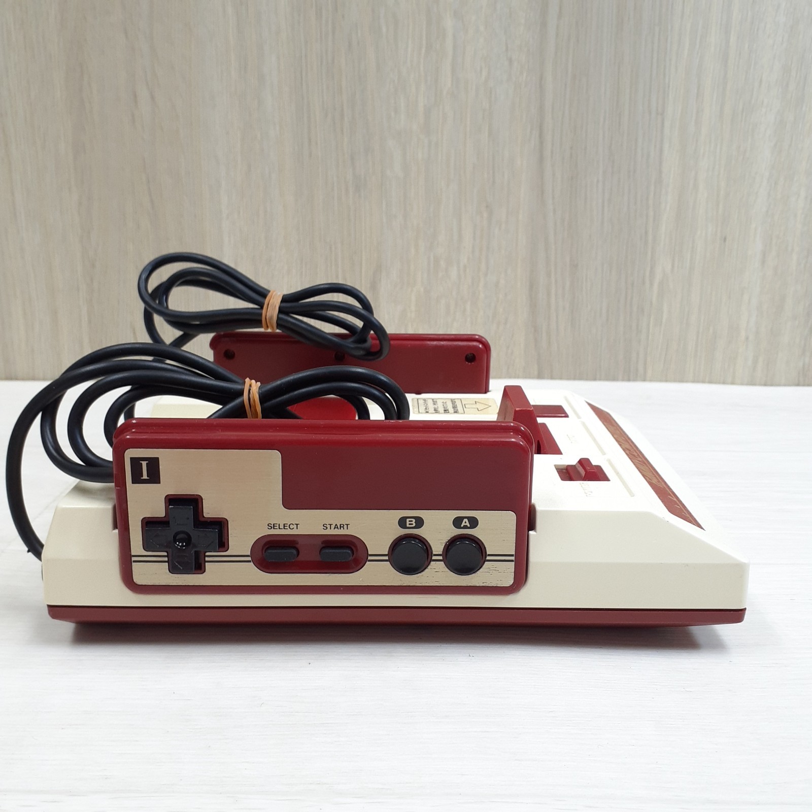 Nintendo Famicom Console Japan boxed CIB Bundle with 8 Games HVC-001 1983 NTSC-J