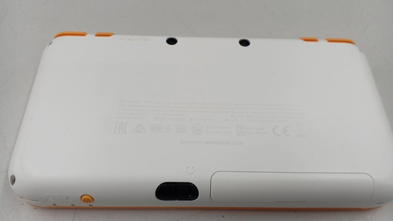 New Nintendo 2DS XL (LL) JAN-001 Console with AC Adapter Retro Gaming A2485