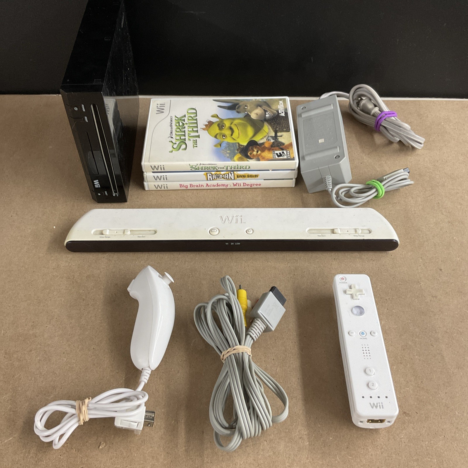 Nintendo Wii RVL-101 Black Video Game Console USA Bundle Used Tested