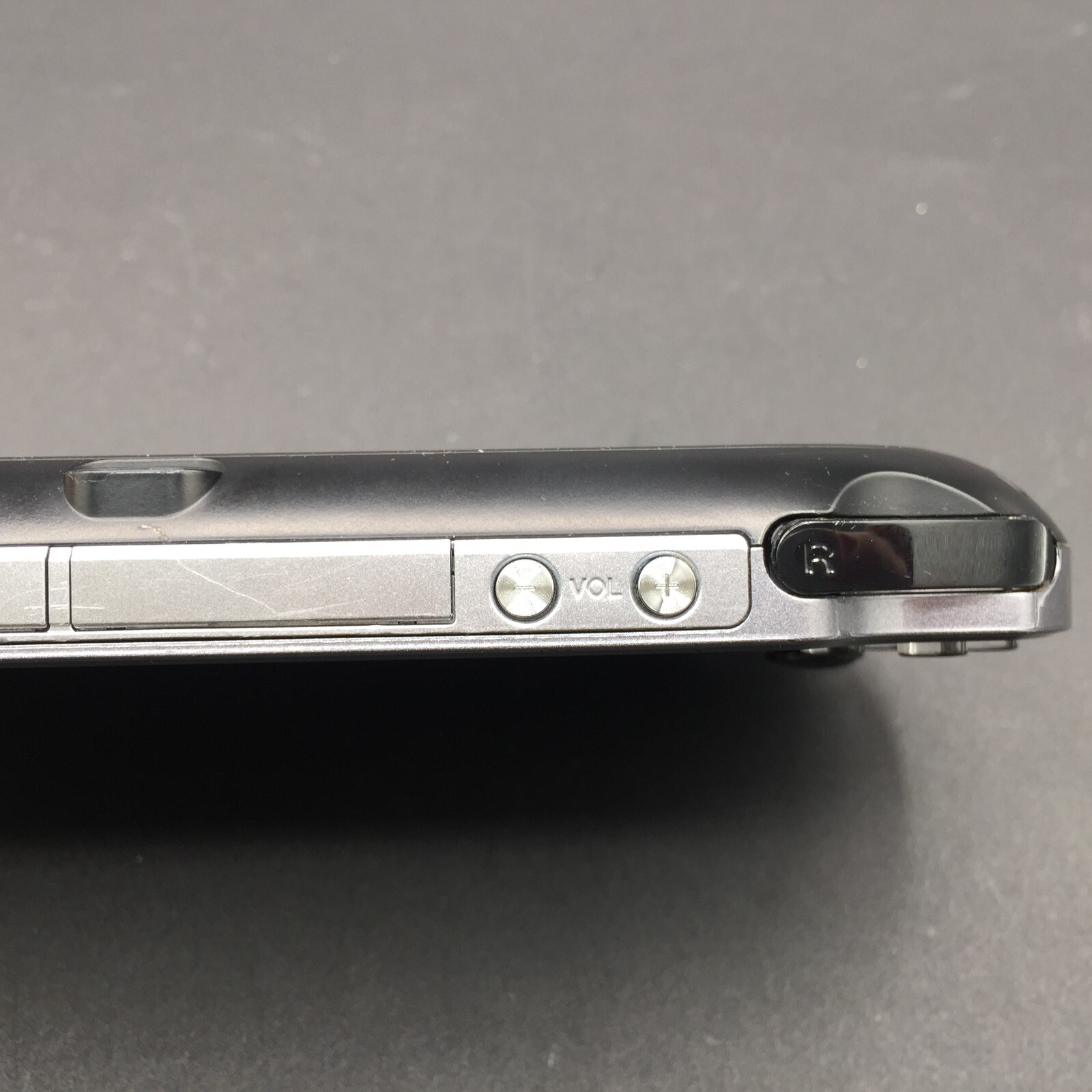 【Very Good】Sony PS Vita PCH-1100 Crystal Black 3G/Wi-Fi Model Console only #Toy0