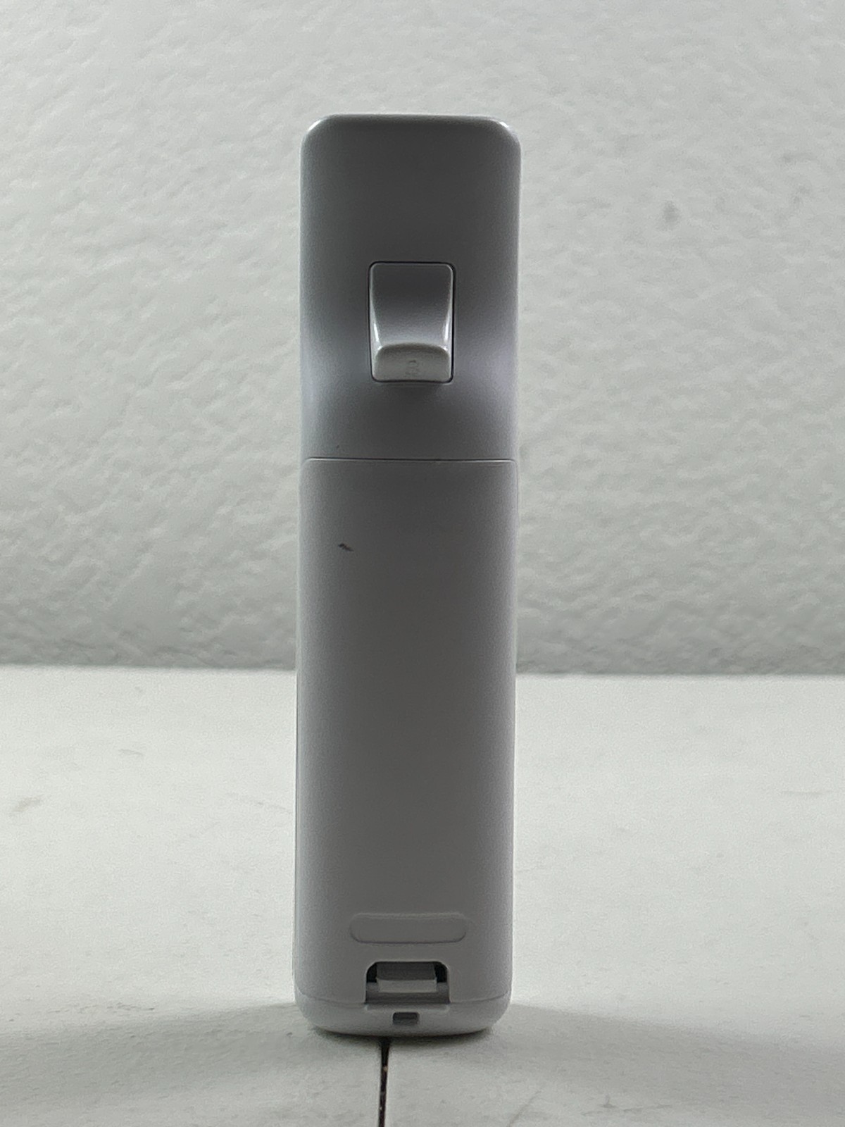 Nintendo Wii RVL-001 Console Bundle w/ 3 Remotes, Charger & Nunchuck – Used
