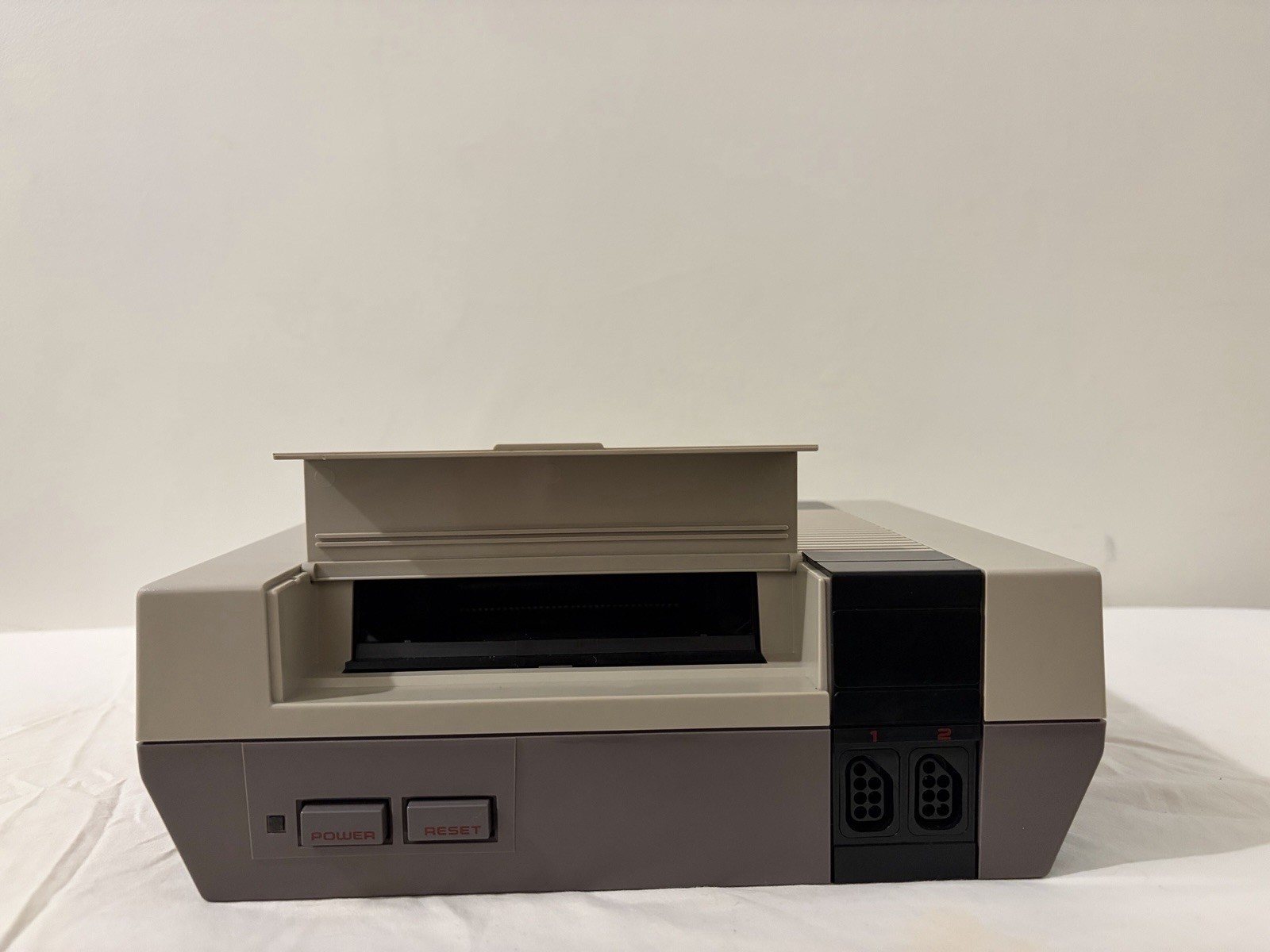 Nintendo NES-001 Console Bundle 2 Controllers Zapper Mario Duck Hunt Tested READ