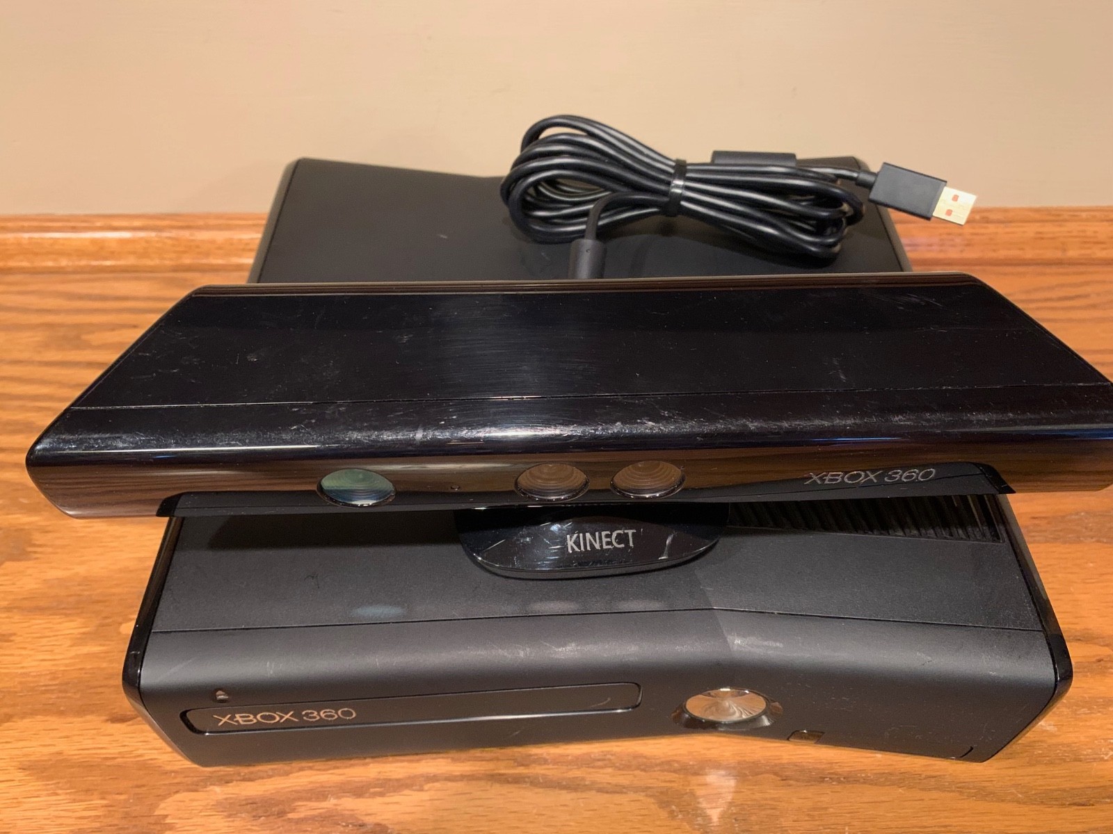Microsoft Xbox 360 S Slim 4GB Black Console with Controller 4 Games & Kinect