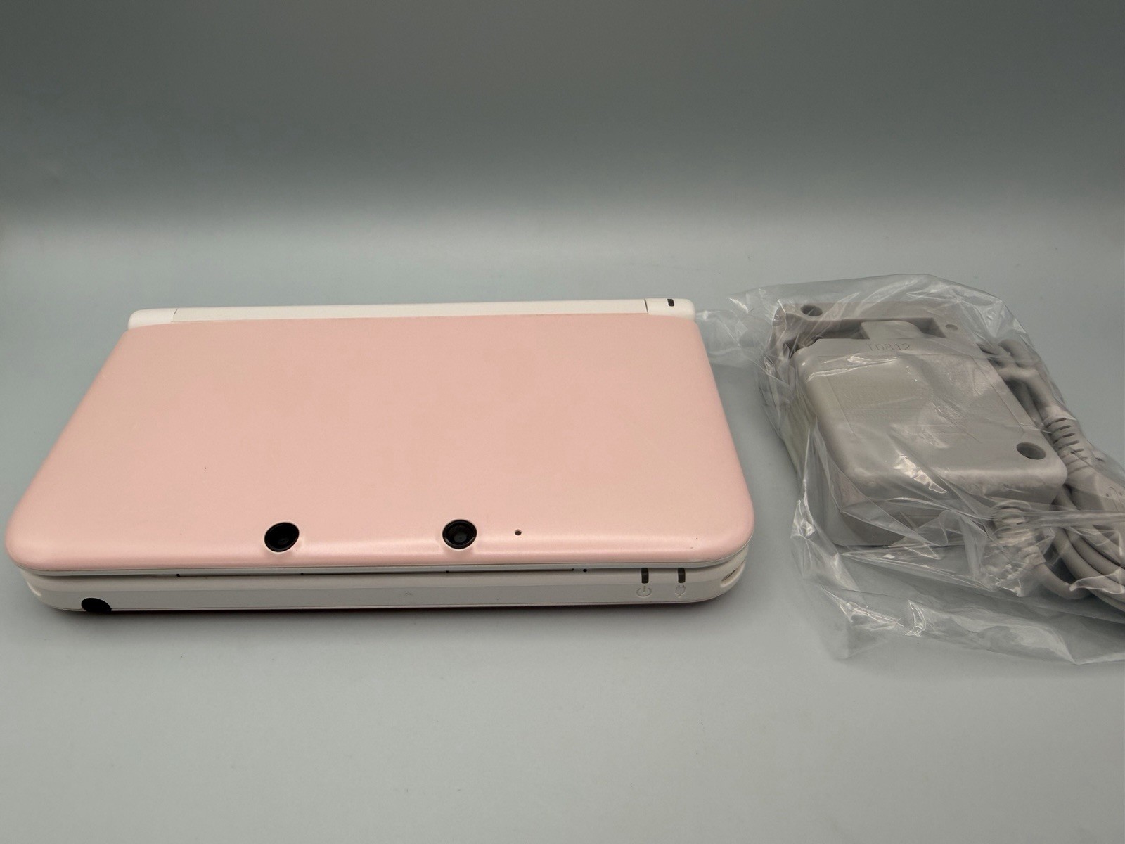 Nintendo 3DS XL LL Pink and White Handheld Console with new charger